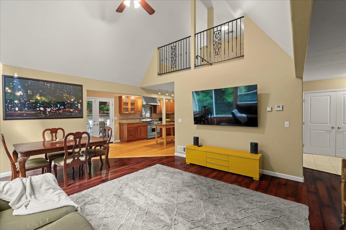 Los Gatos, California, 95033, United States, 3 Bedrooms Bedrooms, ,2 BathroomsBathrooms,Residential,For Sale,1839951