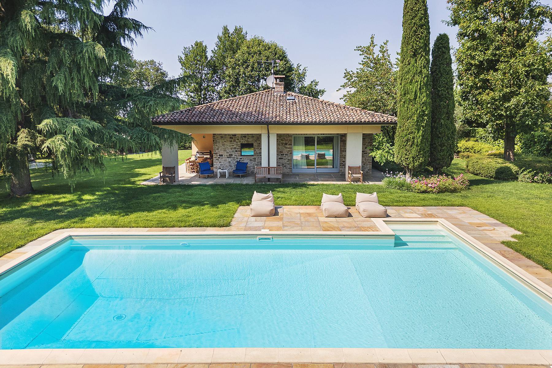  Villa with swimming pool and private woodland in the Trebbia Valley, south of - 物件實景