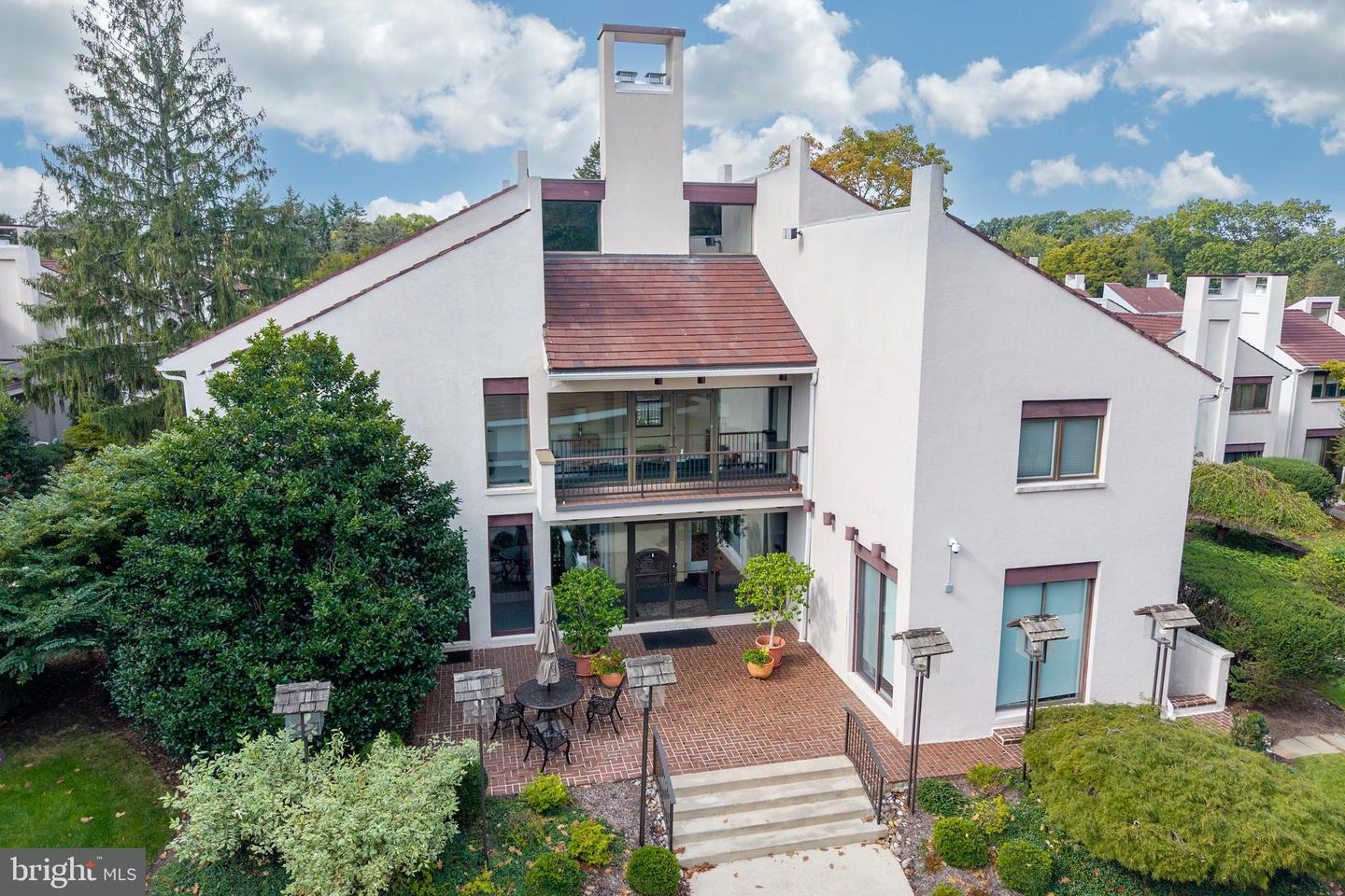 DEVON, Pennsylvania, 19333, United States, 2 Bedrooms Bedrooms, ,3 BathroomsBathrooms,Residential,For Sale,1980248