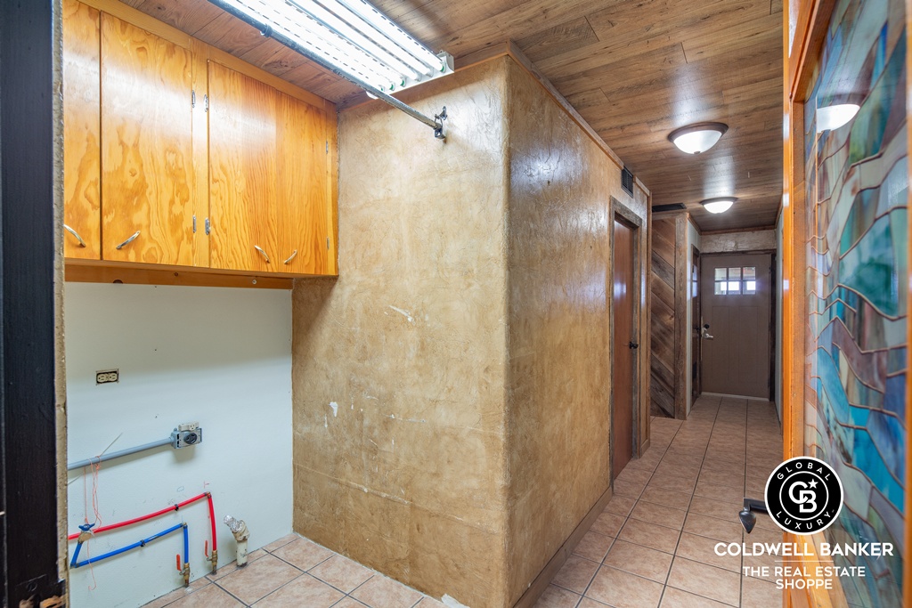 Garden City, Kansas, 67846, United States, 4 Bedrooms Bedrooms, ,Residential,For Sale,2003039