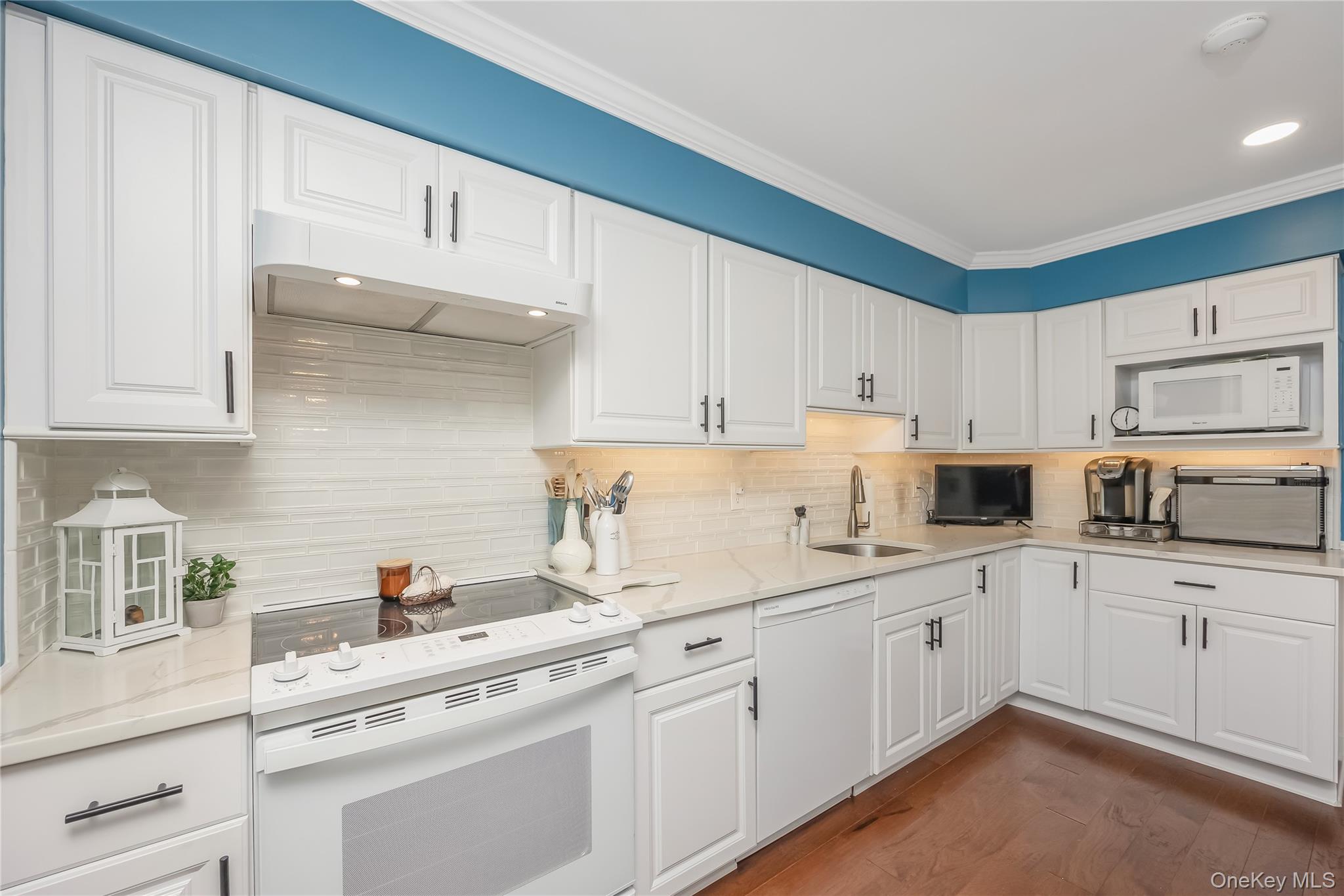 Coram, New York, 11727, United States, 2 Bedrooms Bedrooms, ,2 BathroomsBathrooms,Residential,For Sale,1917396