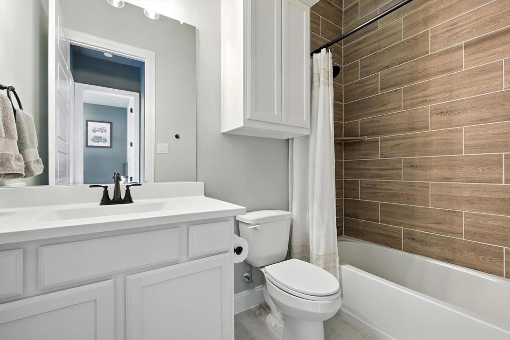 Little Elm, Texas, 75068, United States, 4 Bedrooms Bedrooms, ,3 BathroomsBathrooms,Residential,For Sale,1905823