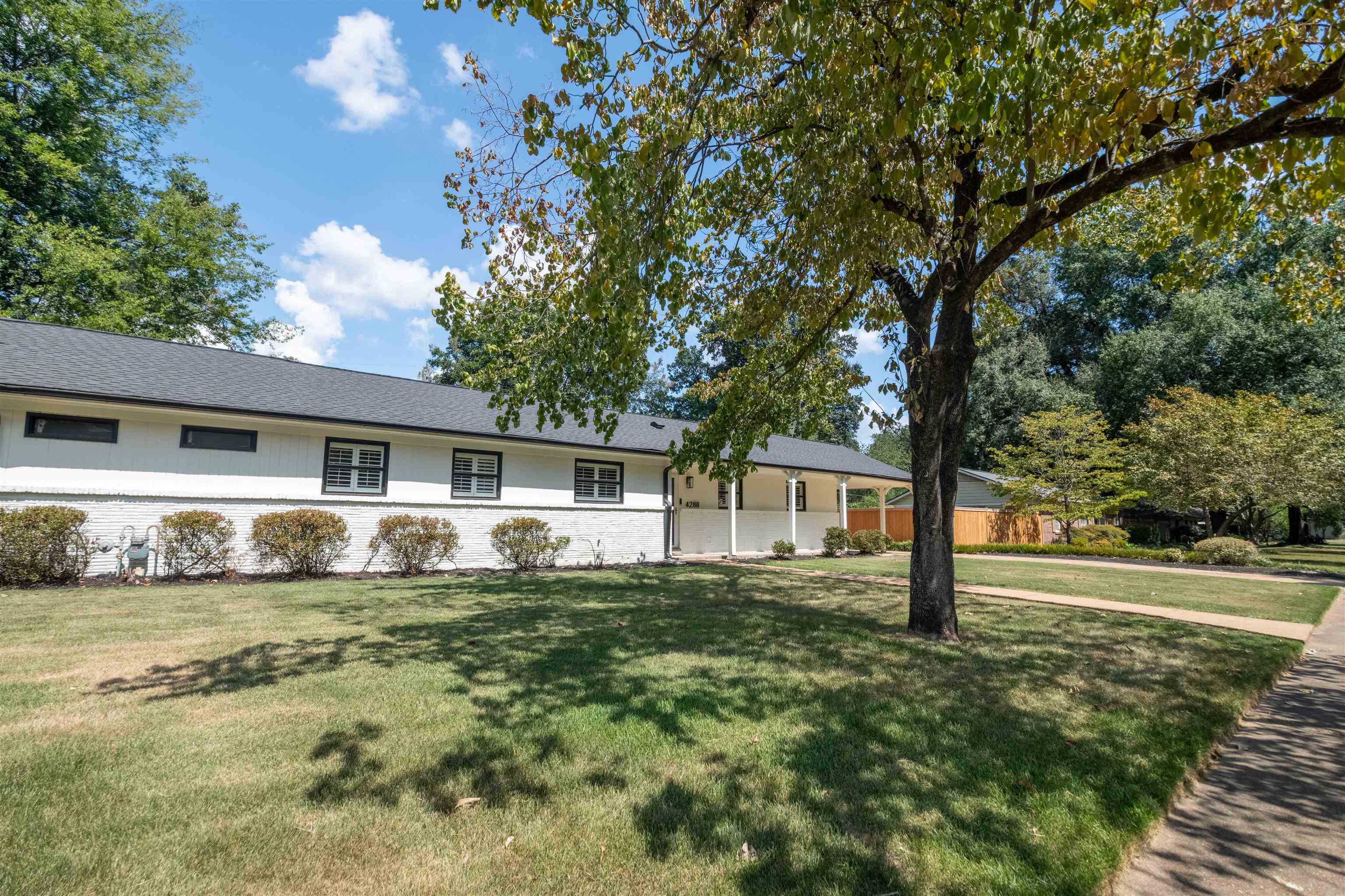 Charleswood Ave, Memphis, TN 38117