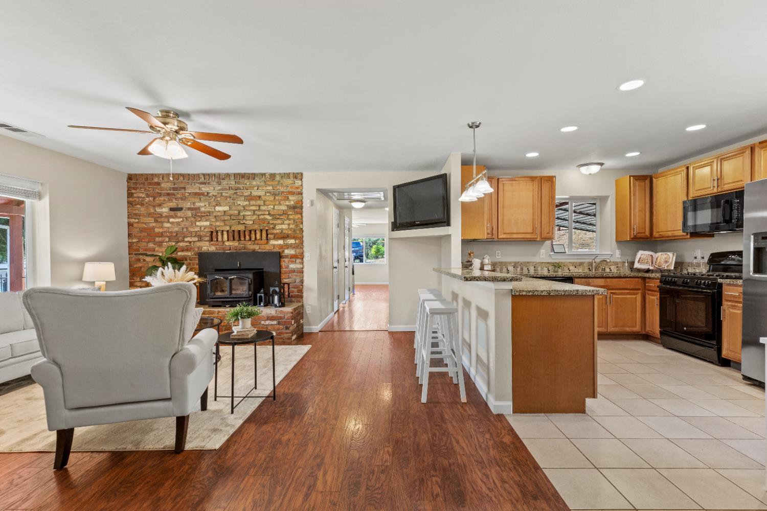 Lincoln, California, 95648, United States, 3 Bedrooms Bedrooms, ,2 BathroomsBathrooms,Residential,For Sale,1904345