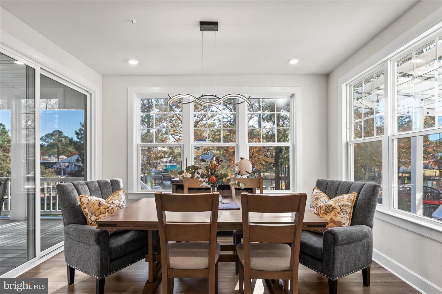 Berlin, Maryland, 21811, United States, 5 Bedrooms Bedrooms, ,4 BathroomsBathrooms,Residential,For Sale,1989737