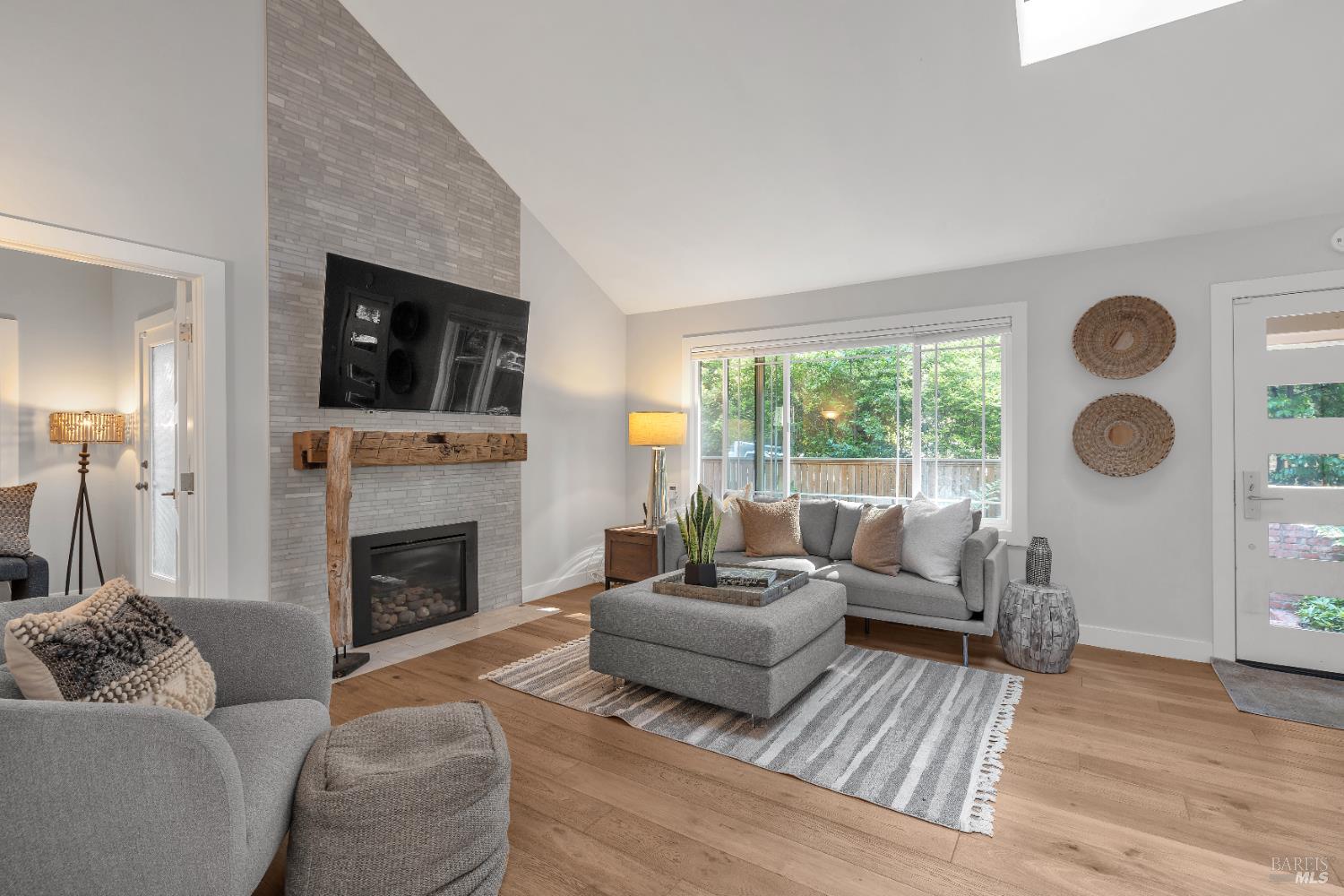 Mill Valley, California, 94941, United States, 4 Bedrooms Bedrooms, ,4 BathroomsBathrooms,Residential,For Sale,1793282