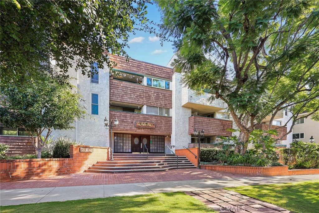 Pasadena, California, 91101, United States, 2 Bedrooms Bedrooms, ,1 BathroomBathrooms,Residential,For Sale,2002263