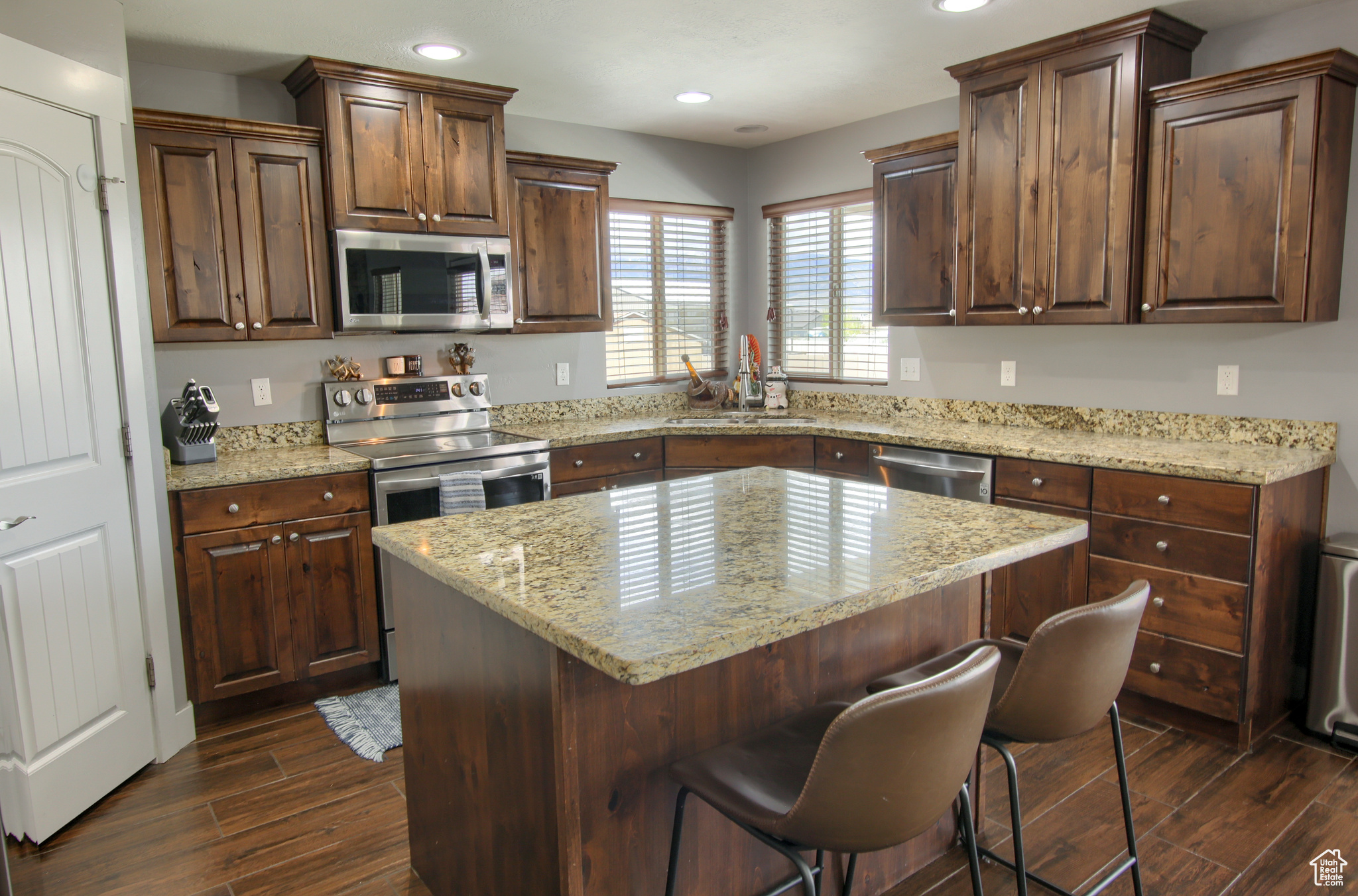 Grantsville, Utah, 84029, United States, 5 Bedrooms Bedrooms, ,4 BathroomsBathrooms,Residential,For Sale,1793991