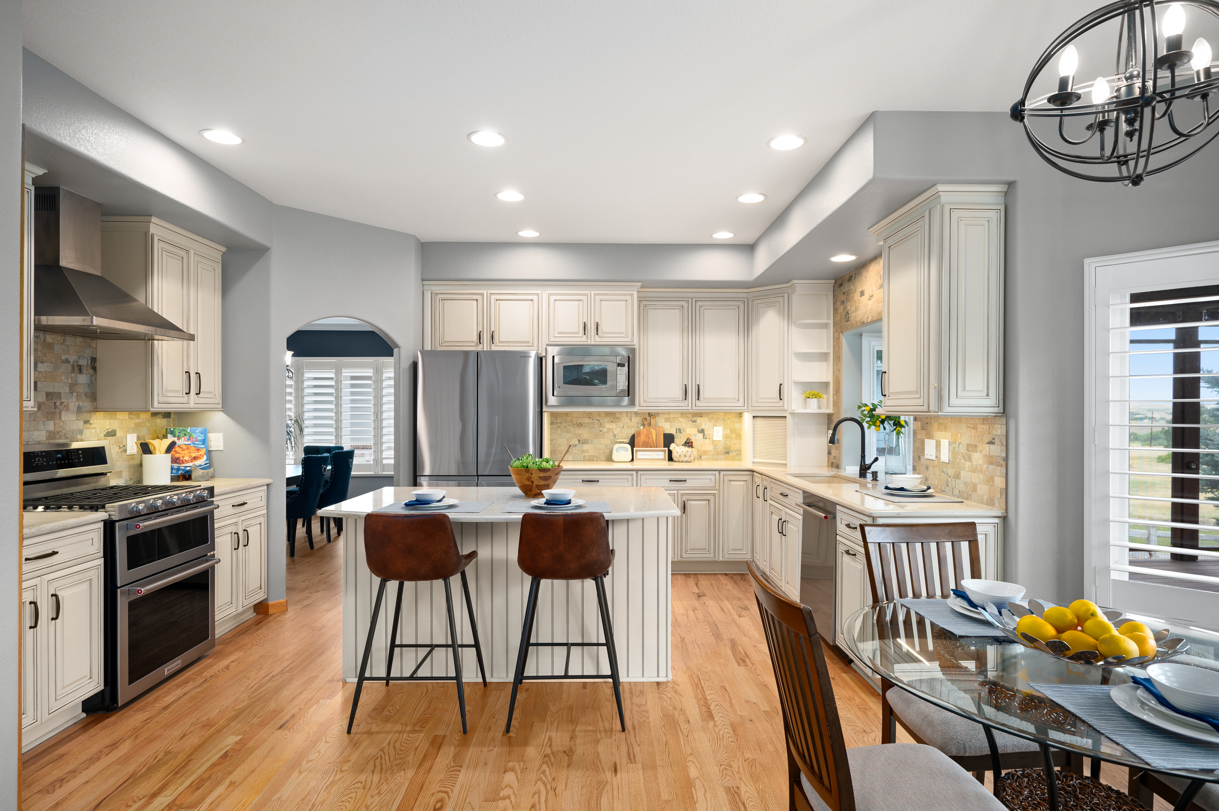  Stunning 5 bed, 5 bath home loaded with upgrades and improvements - 物件實景