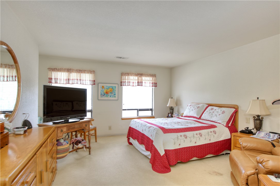 Santa Maria, California, 93454, United States, 8 Bedrooms Bedrooms, ,6 BathroomsBathrooms,Residential,For Sale,1798282