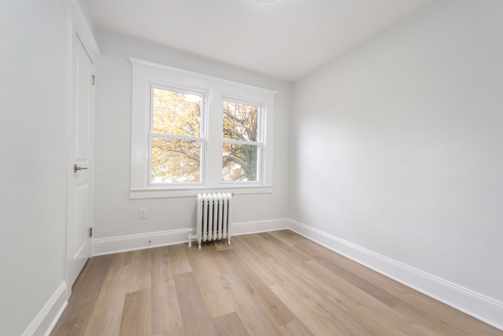 Bergen, Lyndhurst Township, New Jersey, 07071, United States, 3 Bedrooms Bedrooms, ,2 BathroomsBathrooms,Residential,For Sale,1980674