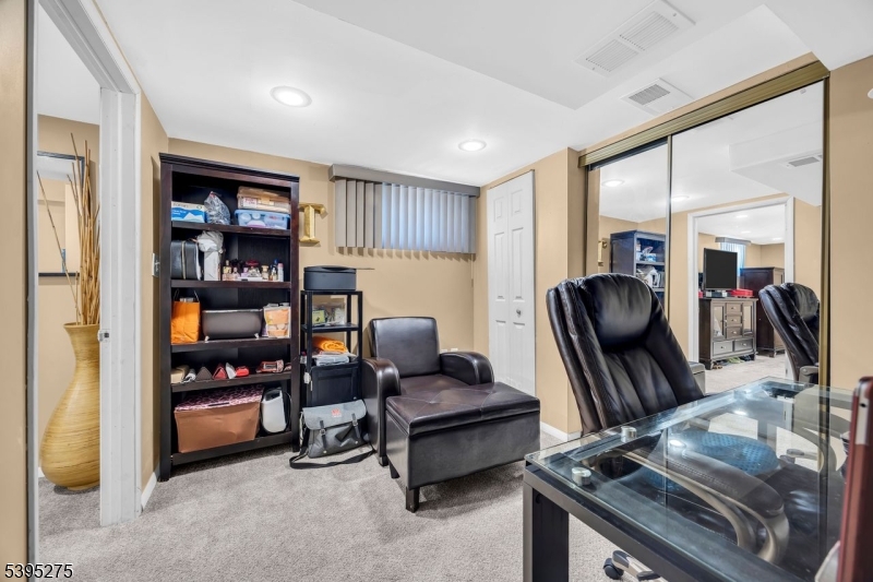 Franklin Twp., New Jersey, 08873, United States, 4 Bedrooms Bedrooms, ,3 BathroomsBathrooms,Residential,For Sale,1988990