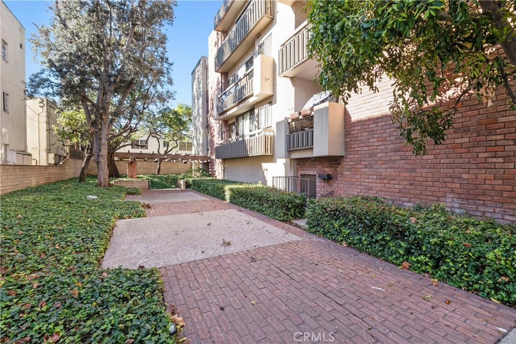 Beverly Hills, California, 90212, United States, 2 Bedrooms Bedrooms, ,2 BathroomsBathrooms,Residential,For Sale,1912615