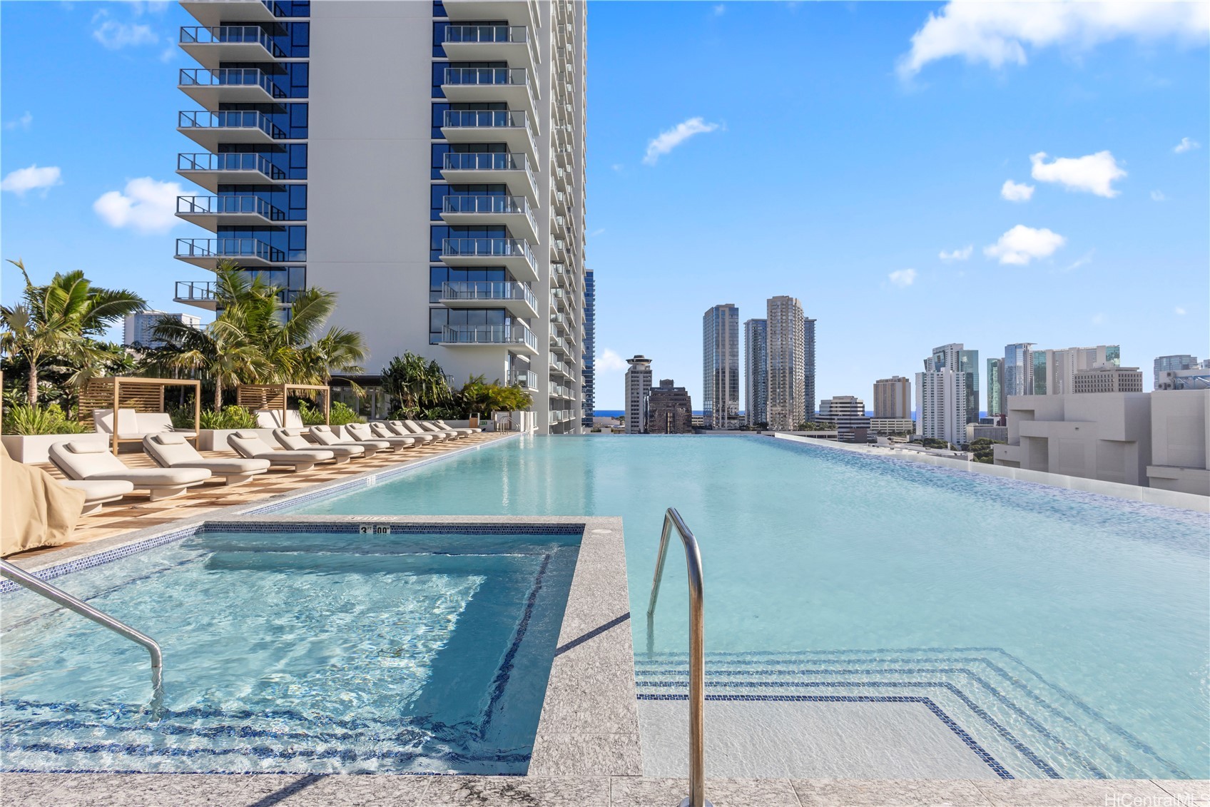 Honolulu, Hawaii, 96814, United States, 2 Bedrooms Bedrooms, ,2 BathroomsBathrooms,Residential,For Sale,1996104