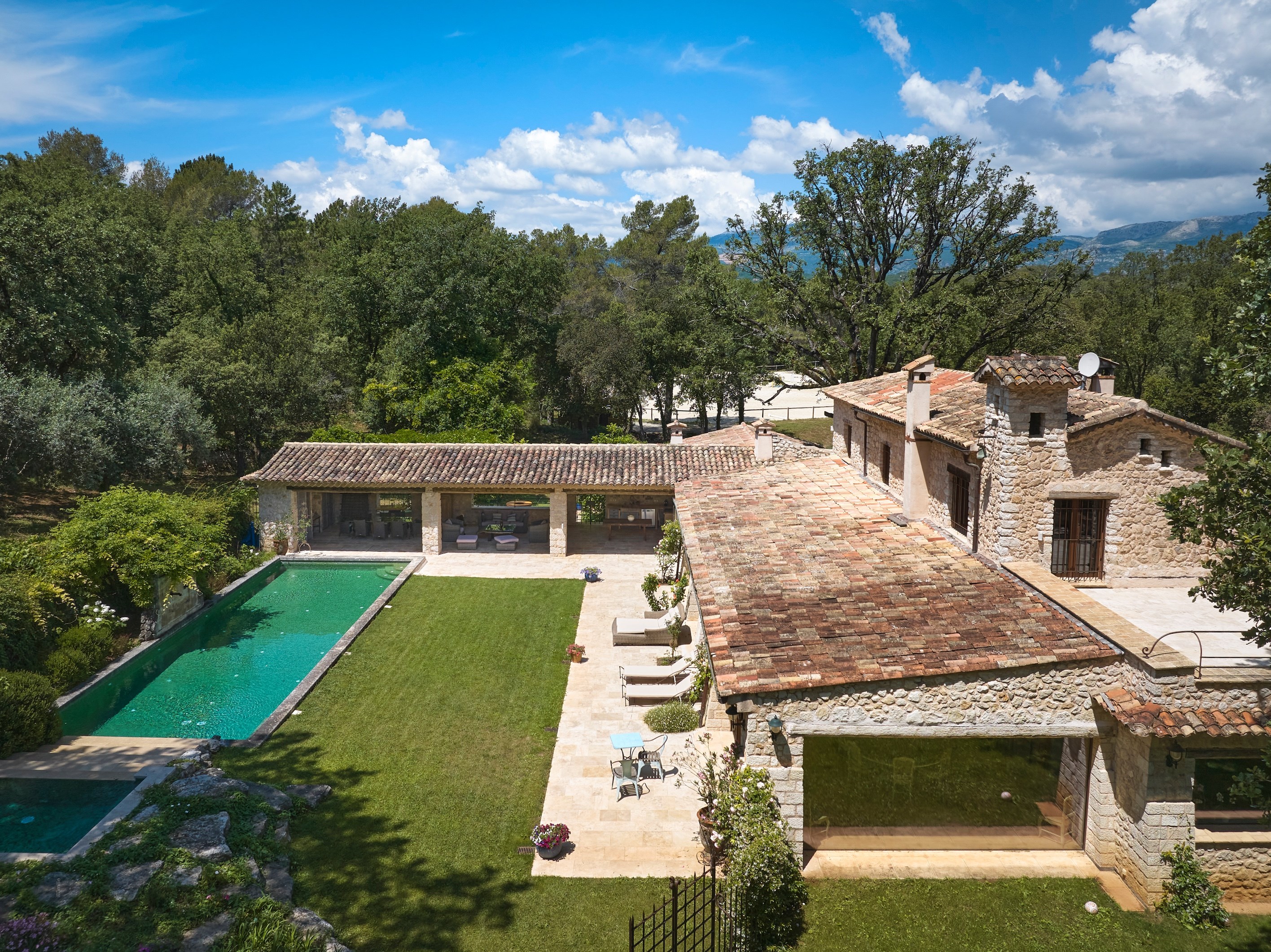  Roquefort-les-Pins stone estate 600 sqm 8 hectares land near Cannes - 物件實景