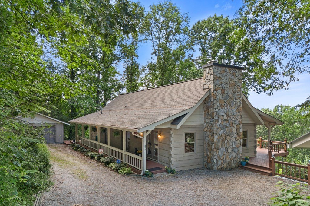 Hiawassee, Georgia, 30546, United States, 3 Bedrooms Bedrooms, ,3 BathroomsBathrooms,Residential,For Sale,1880461
