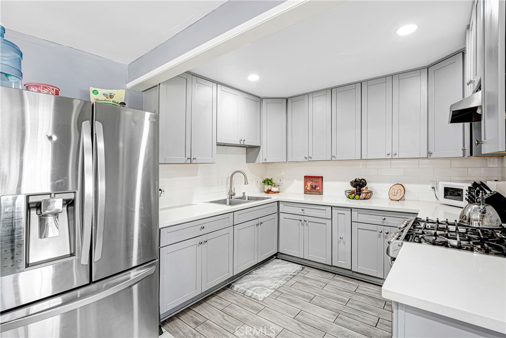 Sun Valley, California, 91352, United States, 4 Bedrooms Bedrooms, ,2 BathroomsBathrooms,Residential,For Sale,2017645
