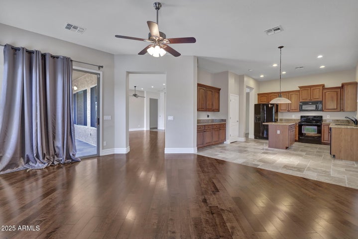 Sun City, Arizona, 85375, United States, 3 Bedrooms Bedrooms, ,2 BathroomsBathrooms,Residential,For Sale,1938319