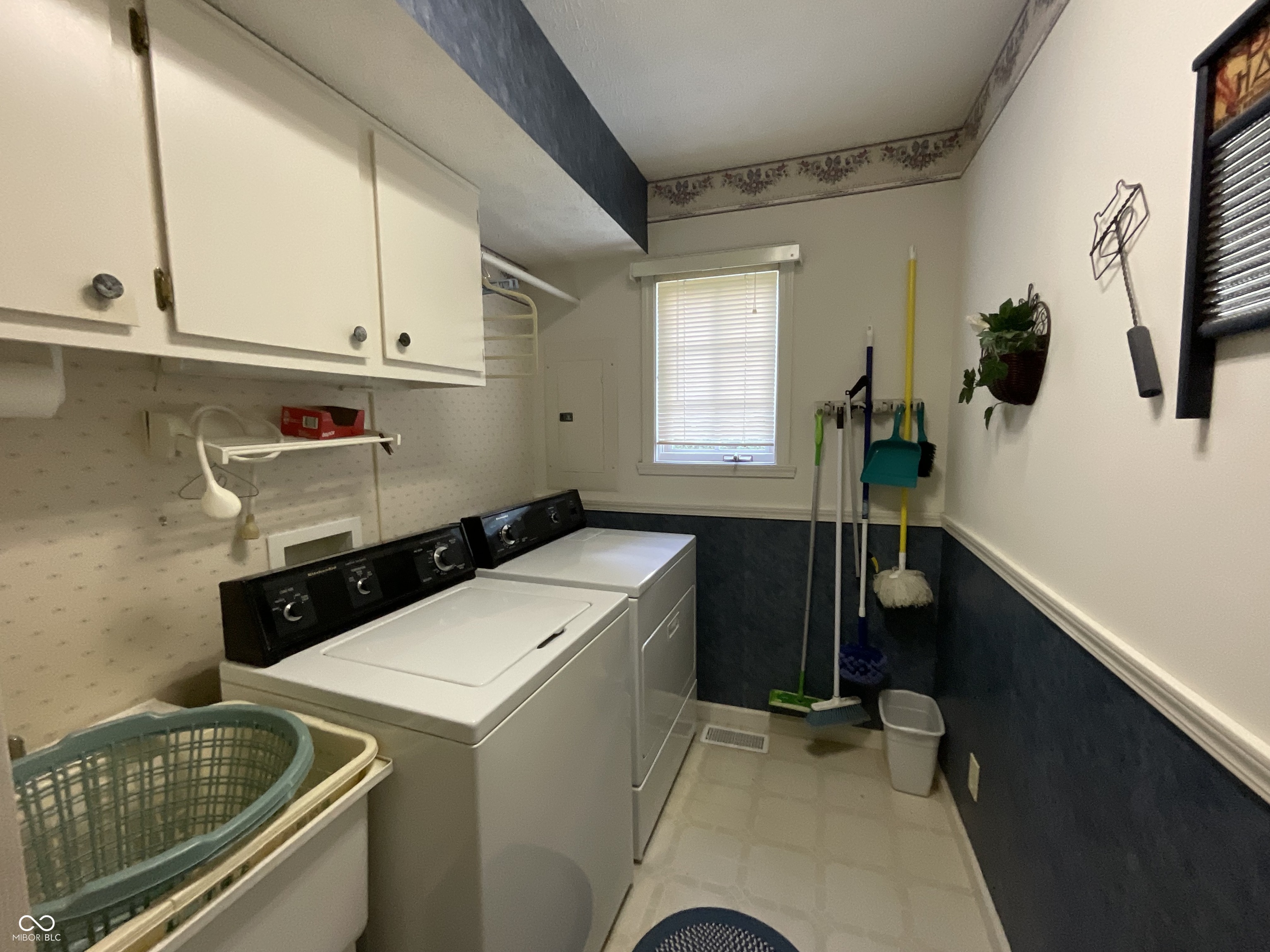 Rockville, Indiana, 47872, United States, 3 Bedrooms Bedrooms, ,3 BathroomsBathrooms,Residential,For Sale,1900634