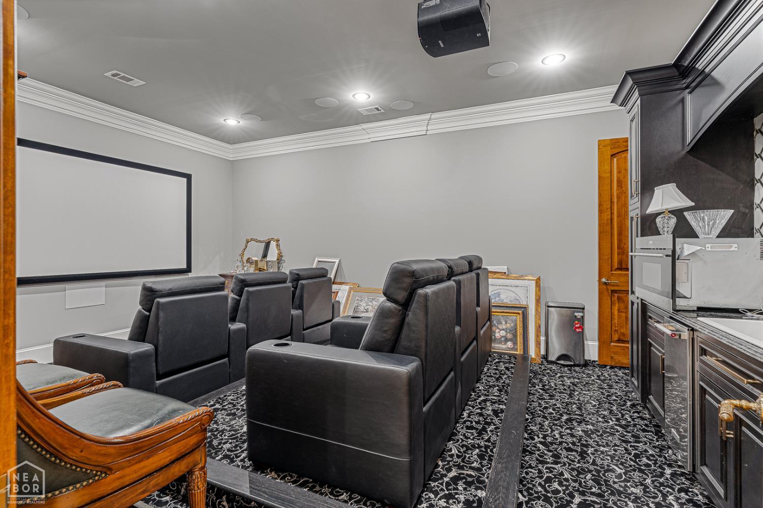 Jonesboro, Arkansas, 72404, United States, ,5 BathroomsBathrooms,Residential,For Sale,1974751