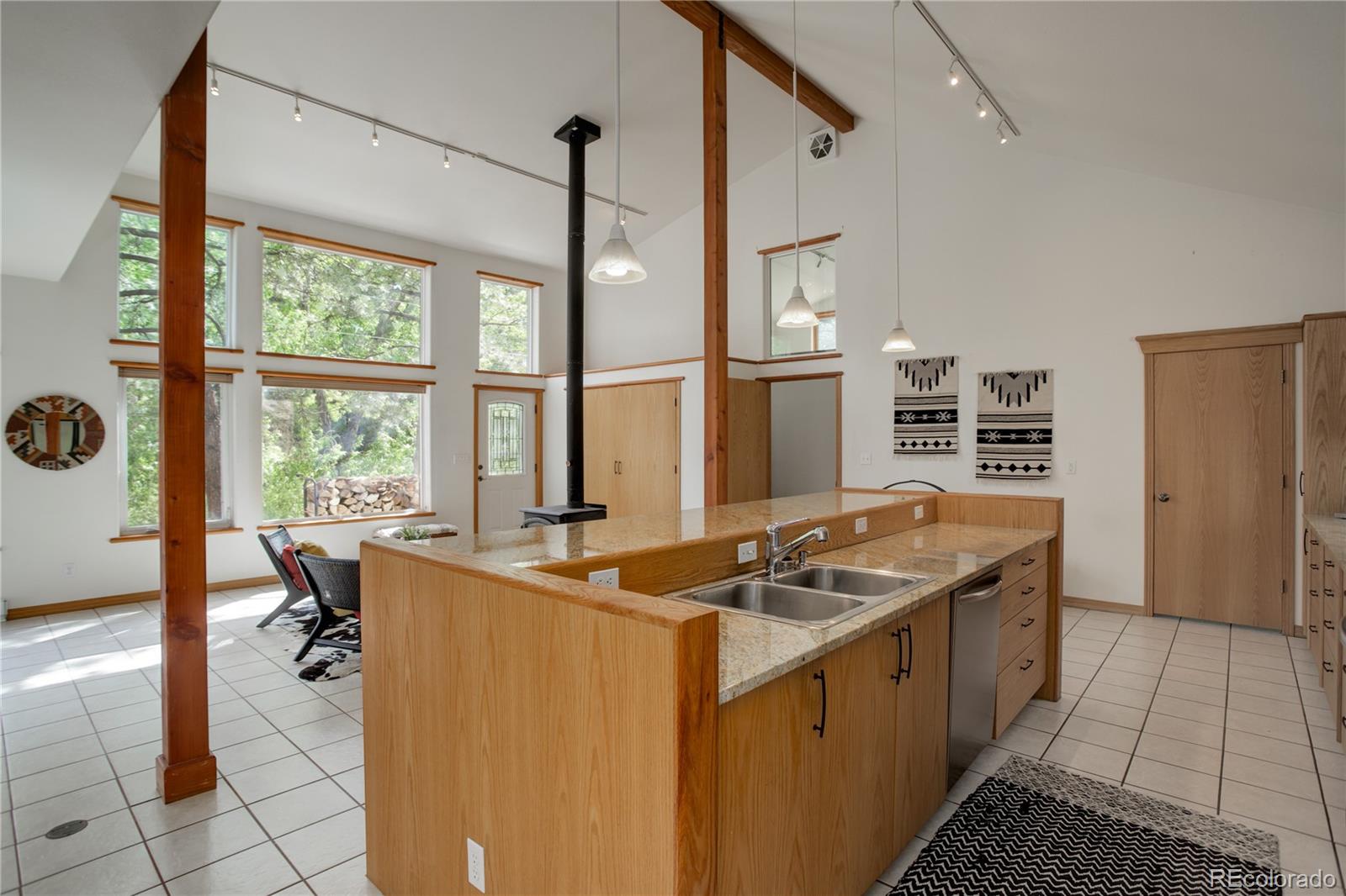 Littleton, Colorado, 80127, United States, 3 Bedrooms Bedrooms, ,2 BathroomsBathrooms,Residential,For Sale,1846692