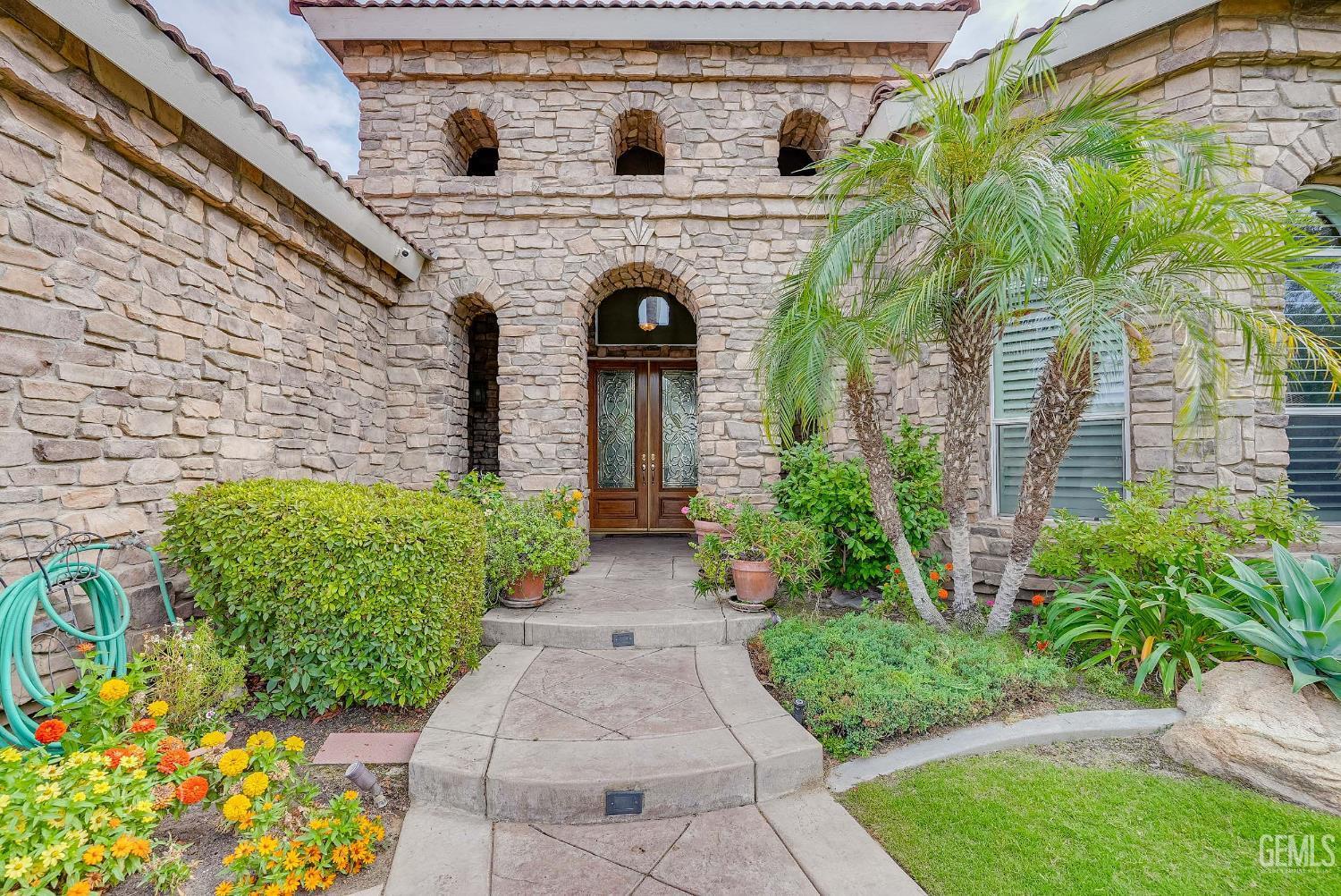 Bakersfield, California, 93314, United States, 5 Bedrooms Bedrooms, ,3 BathroomsBathrooms,Residential,For Sale,1974867