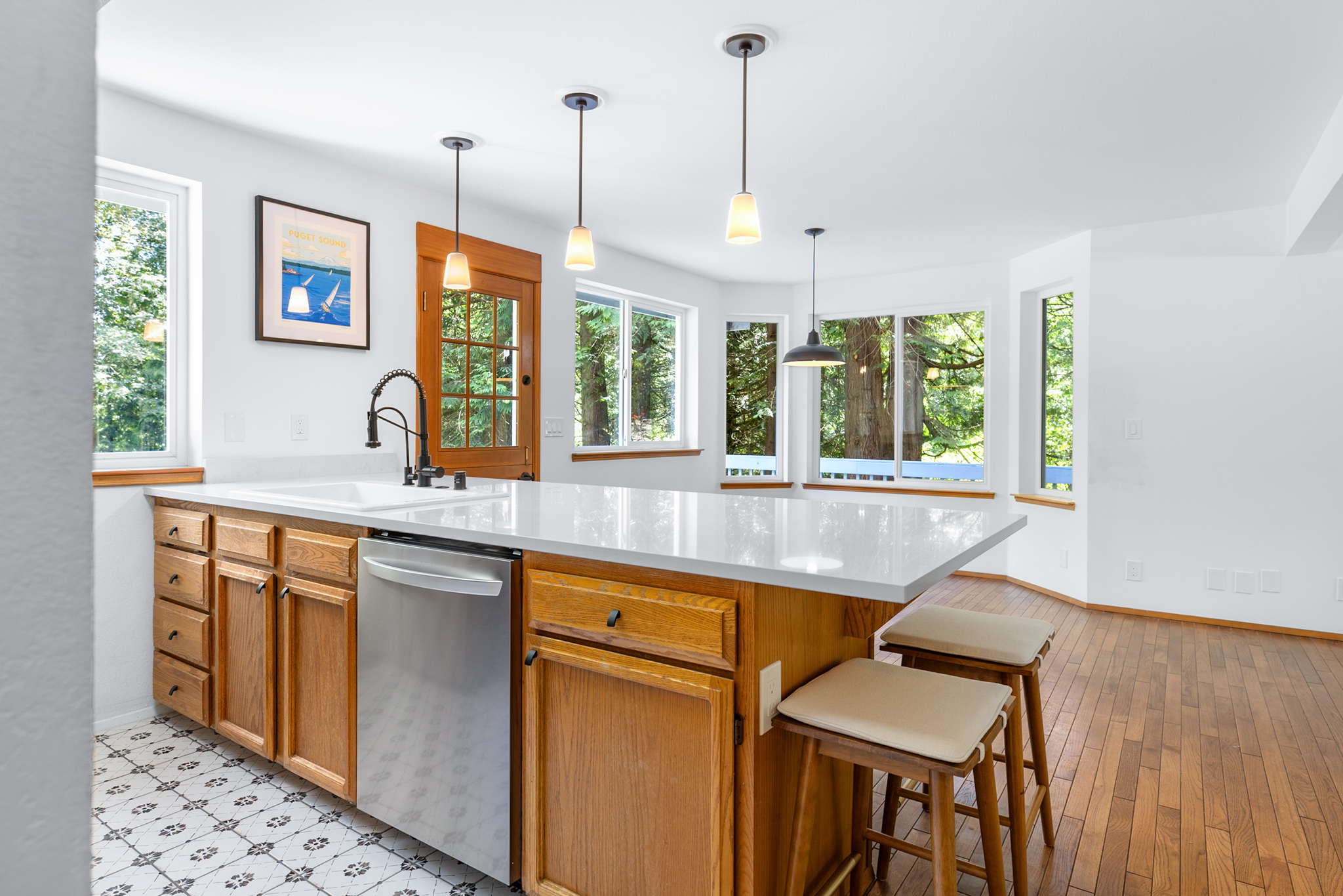  10095 NE Knight Rd, Bainbridge Island, WA 98110 - 物件實景