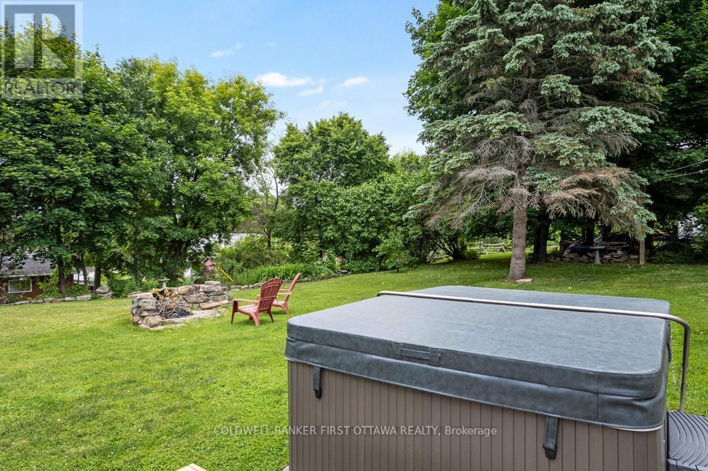 RIDEAU LAKES, Ontario, K0G 1V0, CA, 3 Bedrooms Bedrooms, ,2 BathroomsBathrooms,Residential,For Sale,1947038
