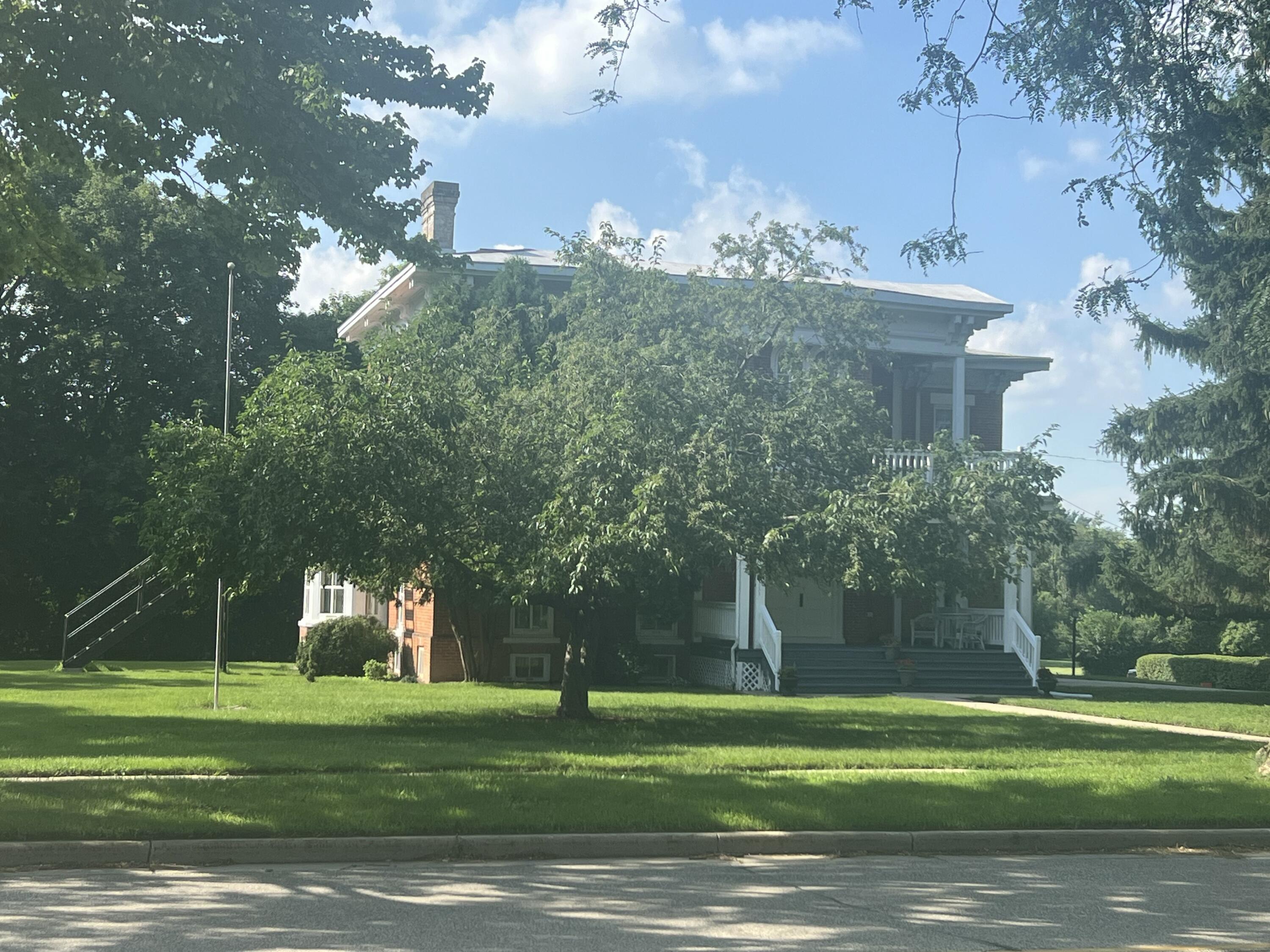 Delavan, Wisconsin, 53115, United States, 8 Bedrooms Bedrooms, ,8 BathroomsBathrooms,Residential,For Sale,1898079