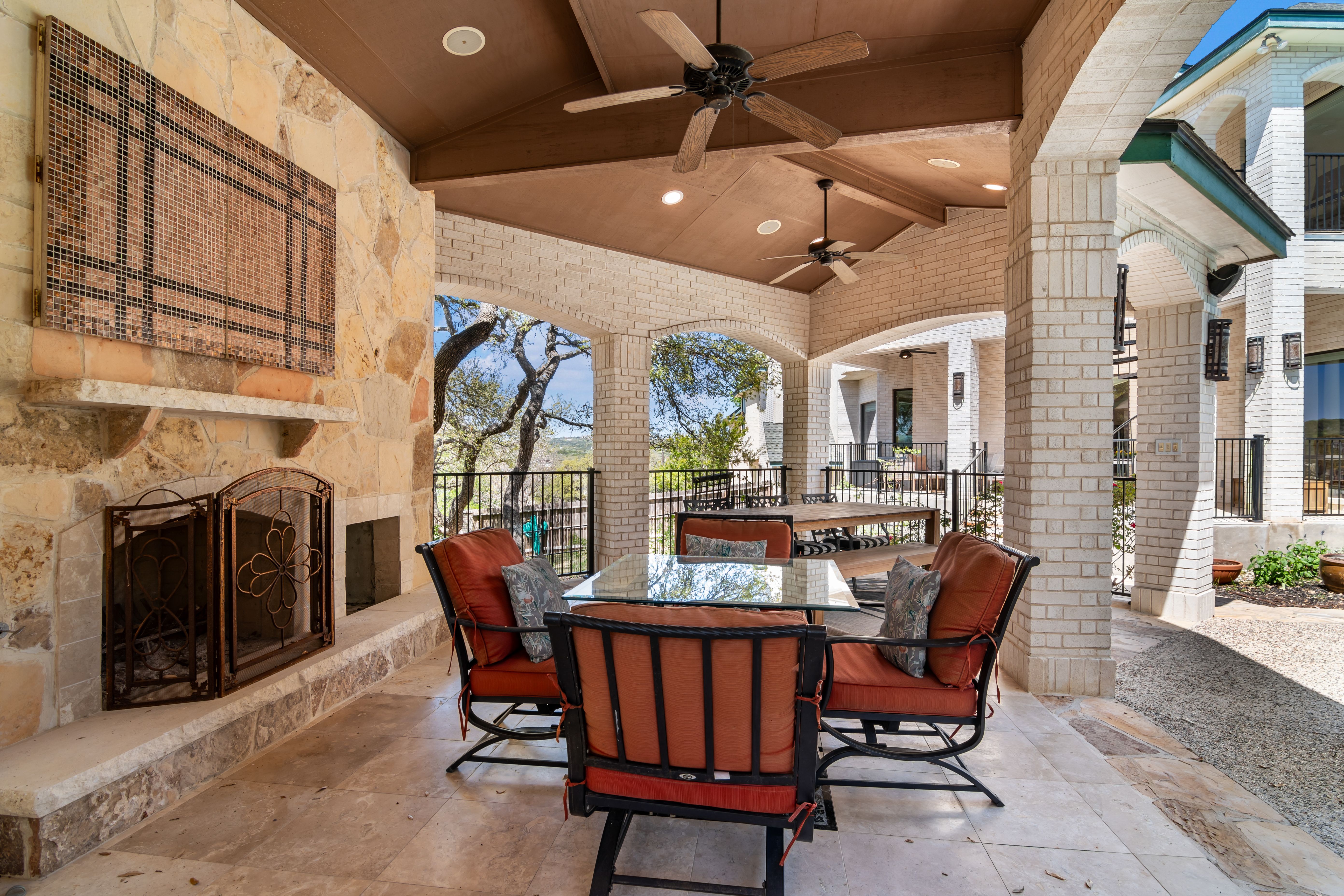  Luxury Living with Hilltop Views - 物件實景