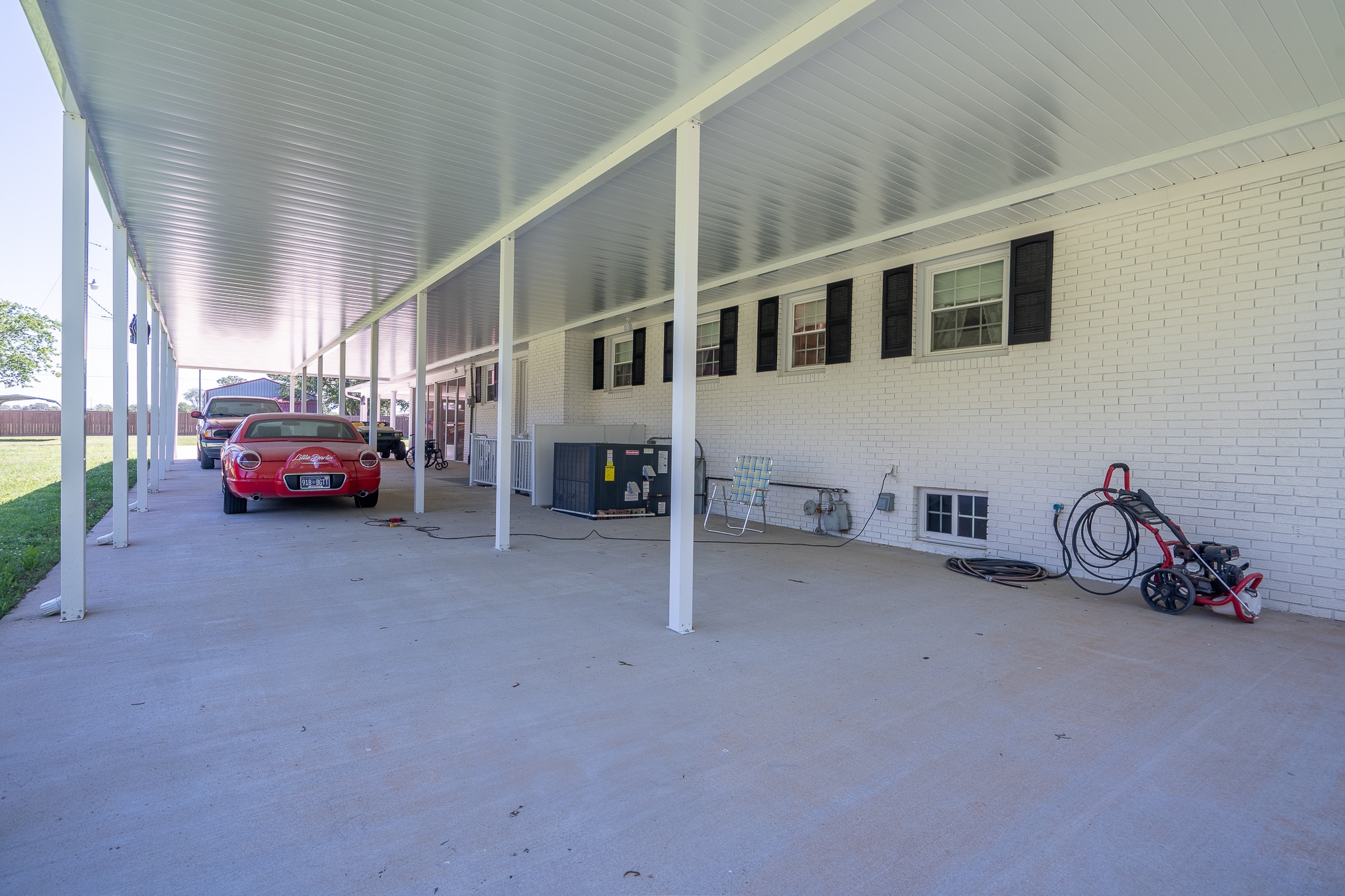 Lawrenceburg, Tennessee, 38464, United States, 3 Bedrooms Bedrooms, ,2 BathroomsBathrooms,Residential,For Sale,1828179