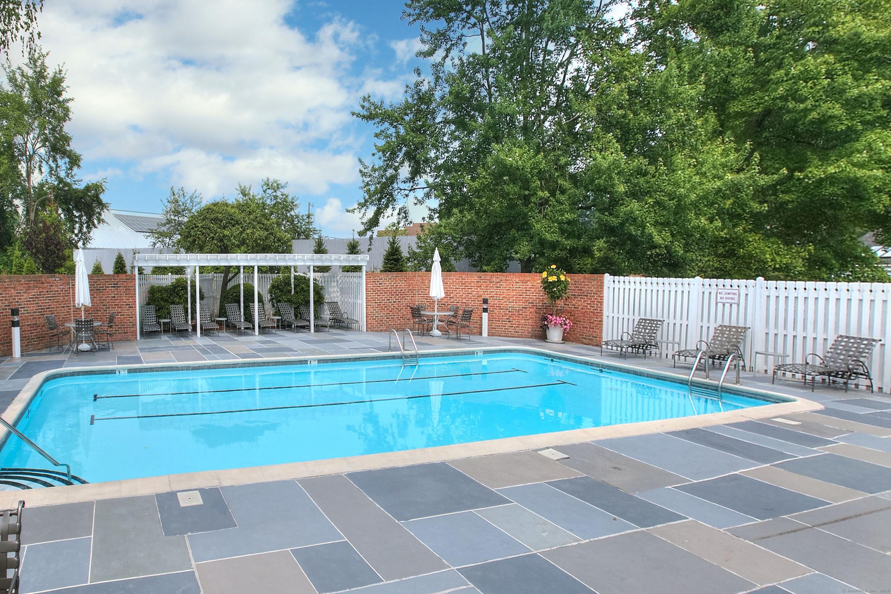 Westport, Connecticut, 06880, United States, 2 Bedrooms Bedrooms, ,3 BathroomsBathrooms,Residential,For Sale,1988257