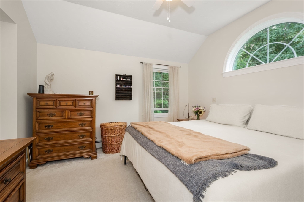 Holden, Massachusetts, 01520, United States, 4 Bedrooms Bedrooms, ,3 BathroomsBathrooms,Residential,For Sale,1948206