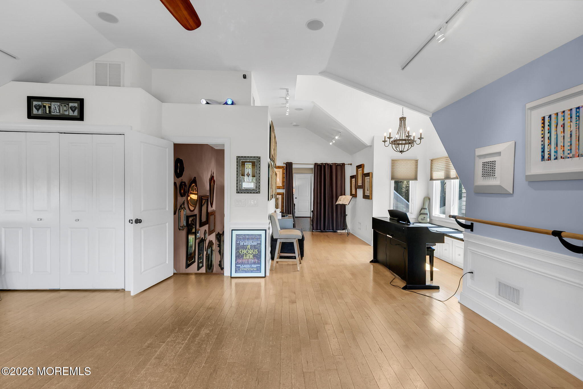 Red Bank, New Jersey, 07701, United States, ,3 BathroomsBathrooms,Residential,For Sale,2040176