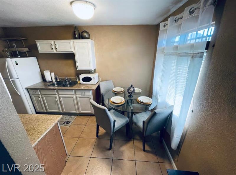 Las Vegas, Nevada, 89106, United States, 4 Bedrooms Bedrooms, ,4 BathroomsBathrooms,Residential,For Sale,1979989