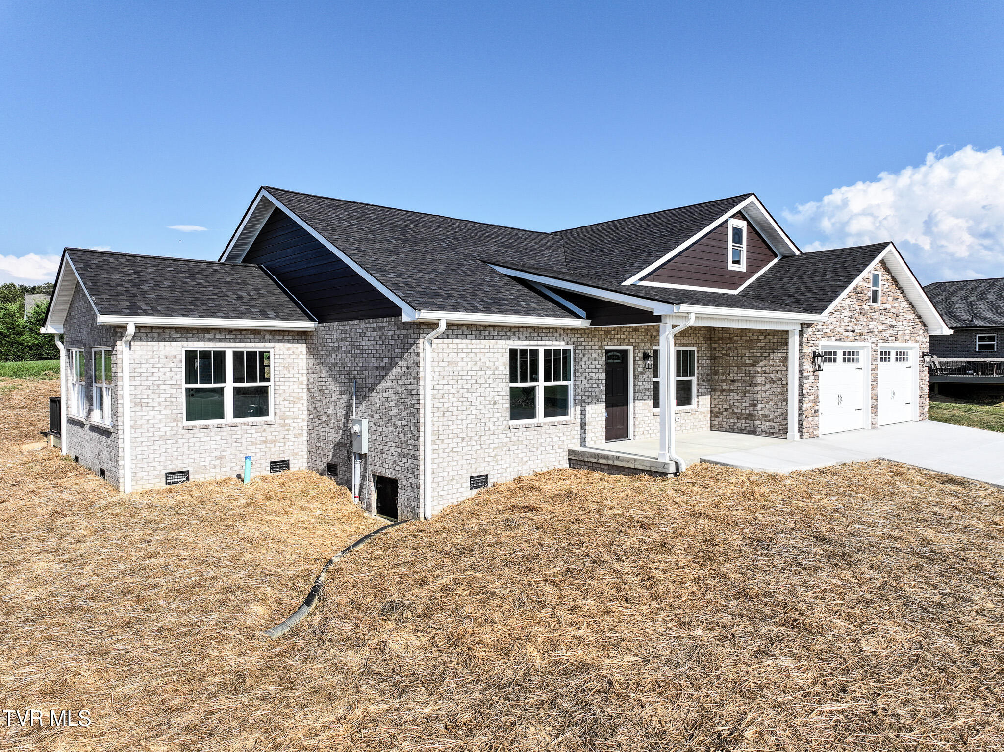 Greeneville, Tennessee, 37745, United States, 3 Bedrooms Bedrooms, ,2 BathroomsBathrooms,Residential,For Sale,1935533