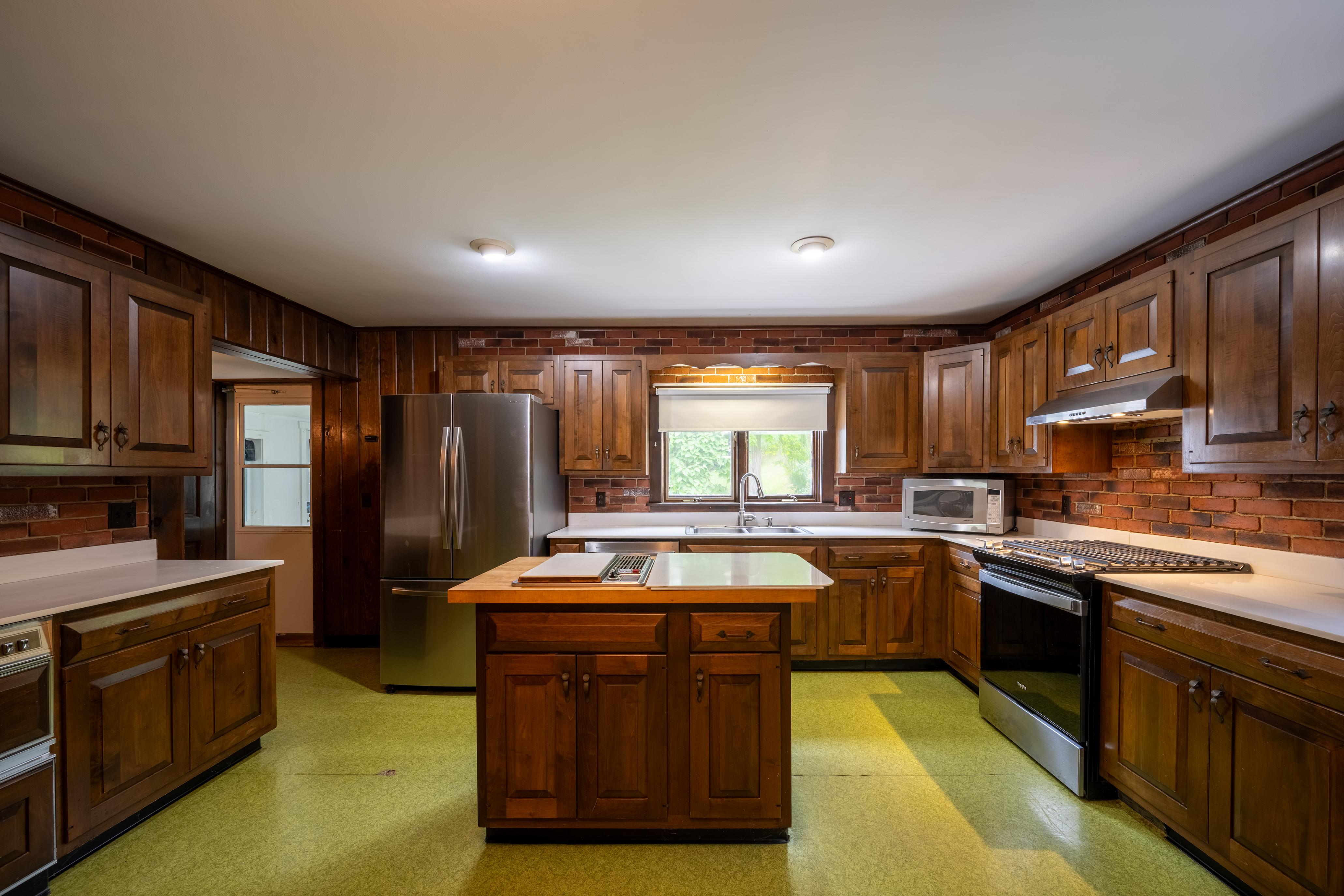  92 Champlain Avenue, Ticonderoga, NY, 12883 - 物件實景