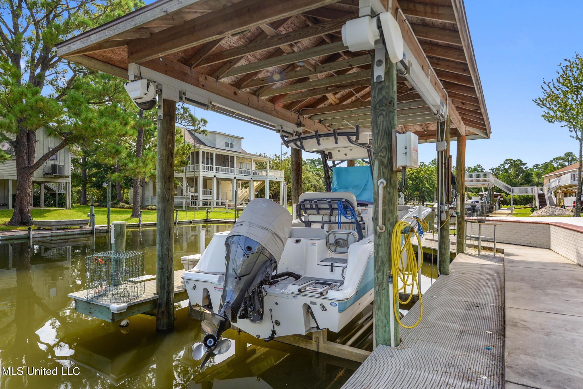 Pass Christian, Mississippi, 39571, United States, 5 Bedrooms Bedrooms, ,7 BathroomsBathrooms,Residential,For Sale,1989157