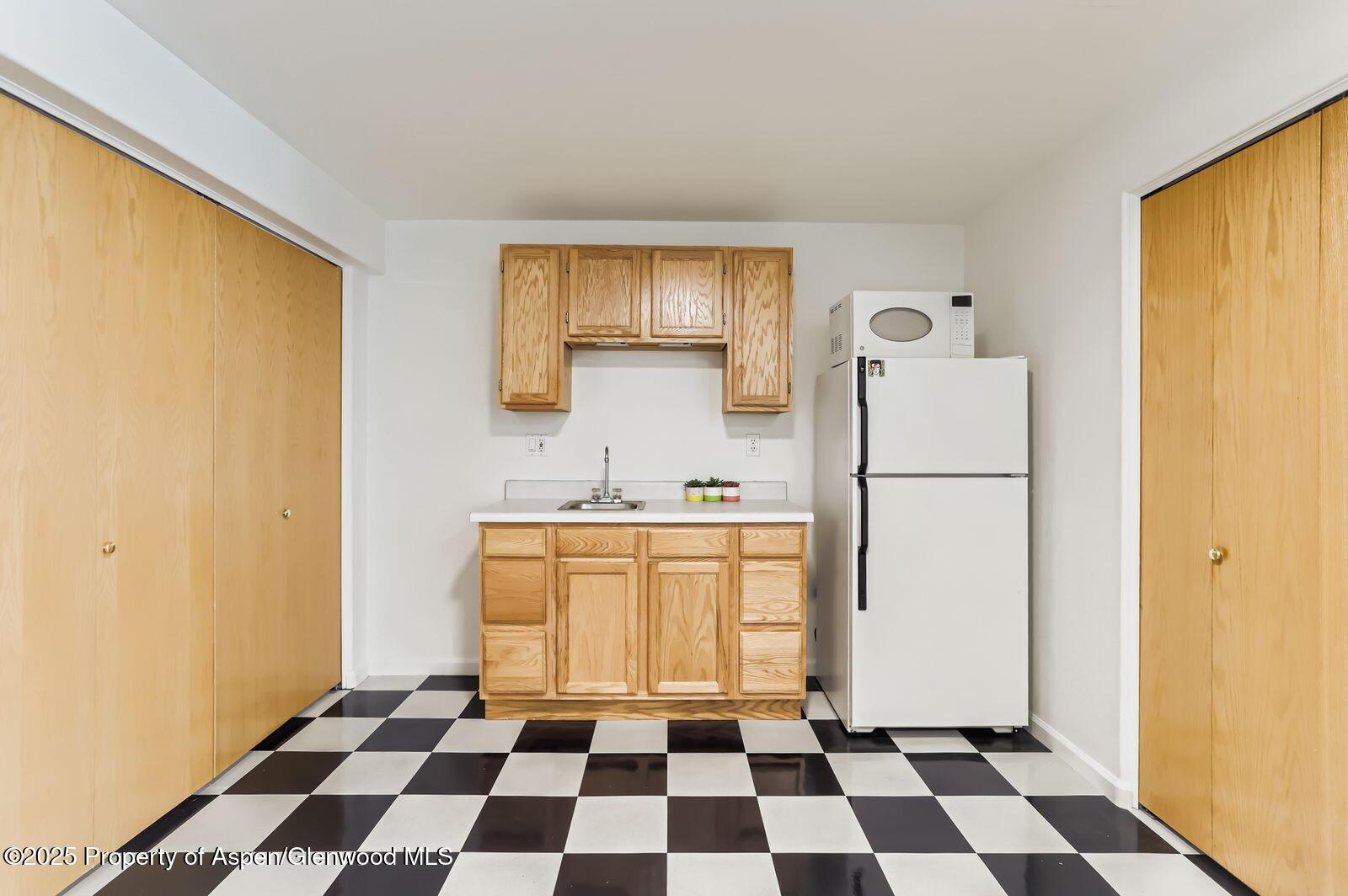 Louisville, Colorado, 80027, United States, 3 Bedrooms Bedrooms, ,3 BathroomsBathrooms,Residential,For Sale,1895805