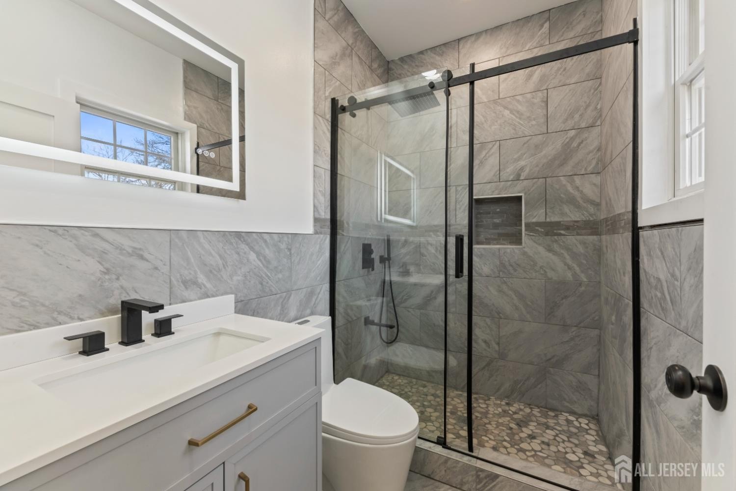 Edison, New Jersey, 08820, United States, 5 Bedrooms Bedrooms, ,5 BathroomsBathrooms,Residential,For Sale,2005259