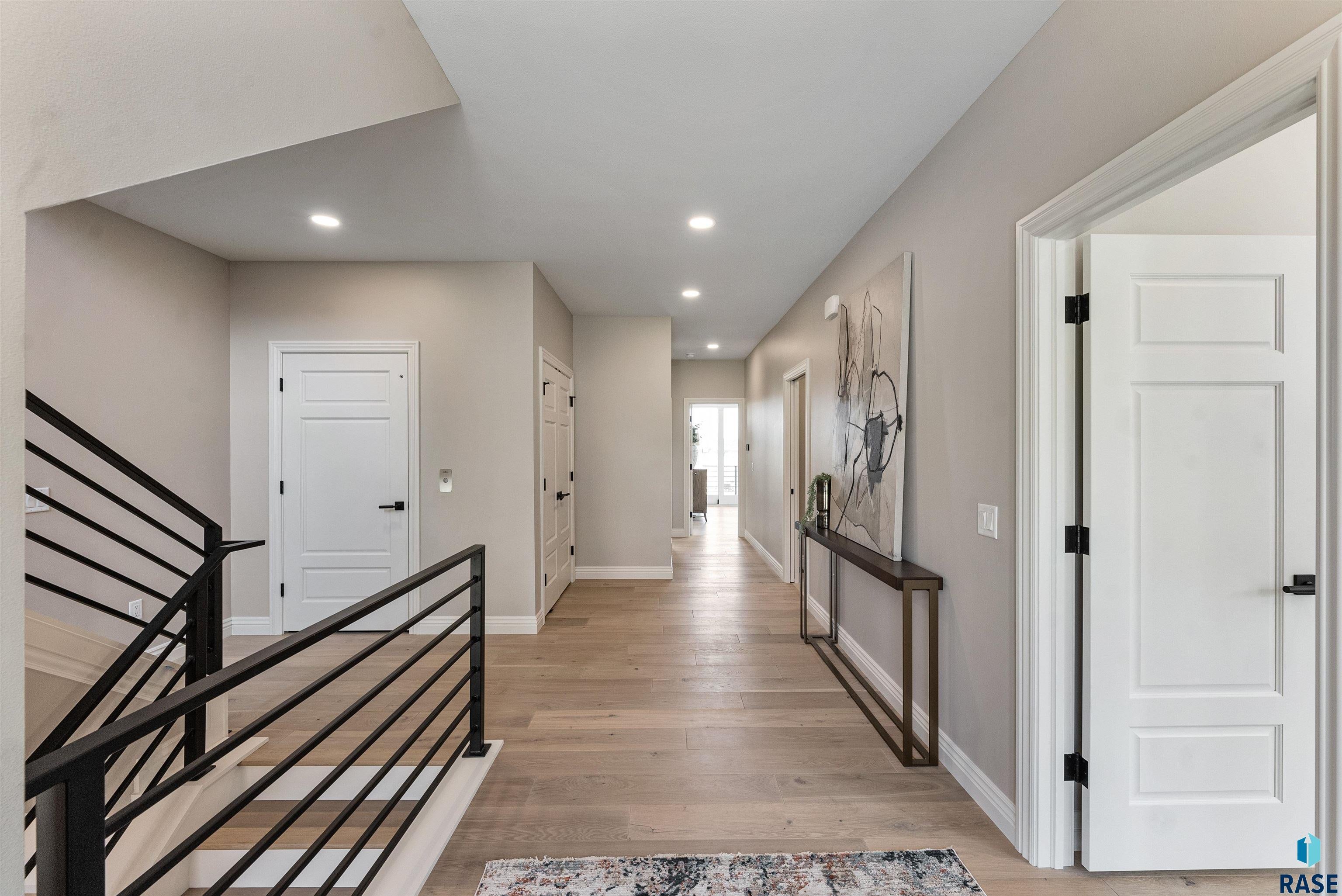 Sioux Falls, South Dakota, 57106, United States, ,Residential,For Sale,1986219