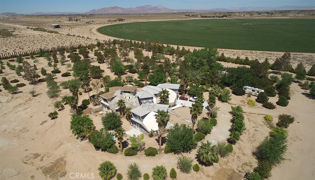 Newberry Springs, California, 92365, United States, 4 Bedrooms Bedrooms, ,6 BathroomsBathrooms,Residential,For Sale,1990195