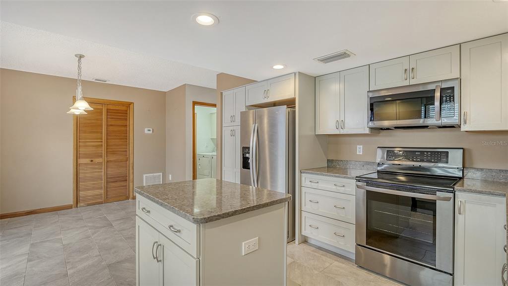 Bradenton, Florida, 34209, United States, 4 Bedrooms Bedrooms, ,2 BathroomsBathrooms,Residential,For Sale,1917676