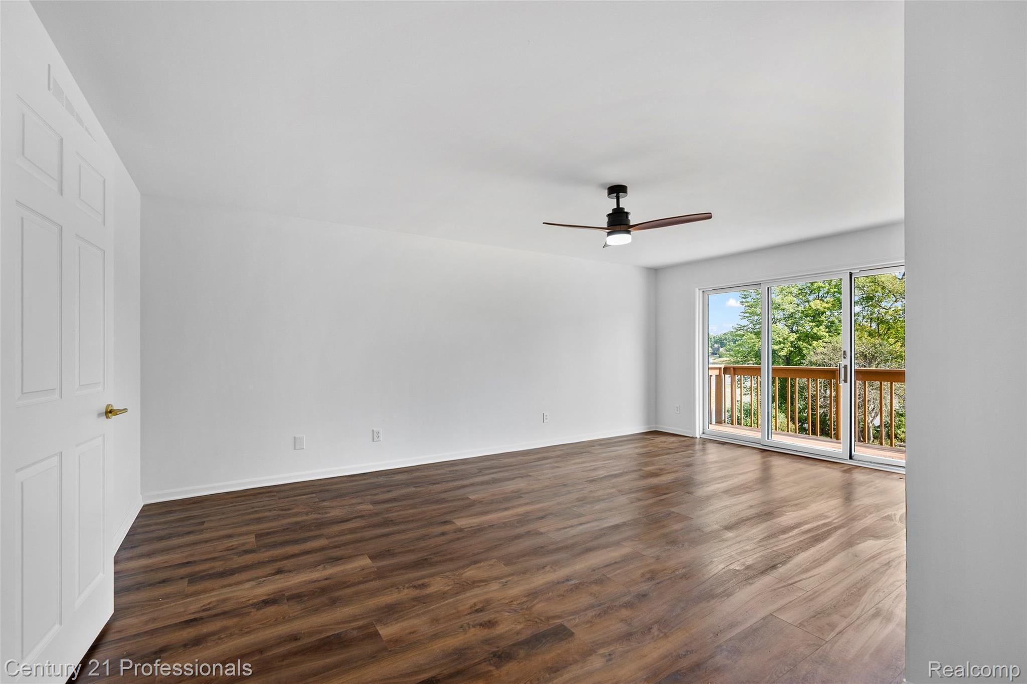 Davisburg, Michigan, 48350, United States, 5 Bedrooms Bedrooms, ,4 BathroomsBathrooms,Residential,For Sale,1982233