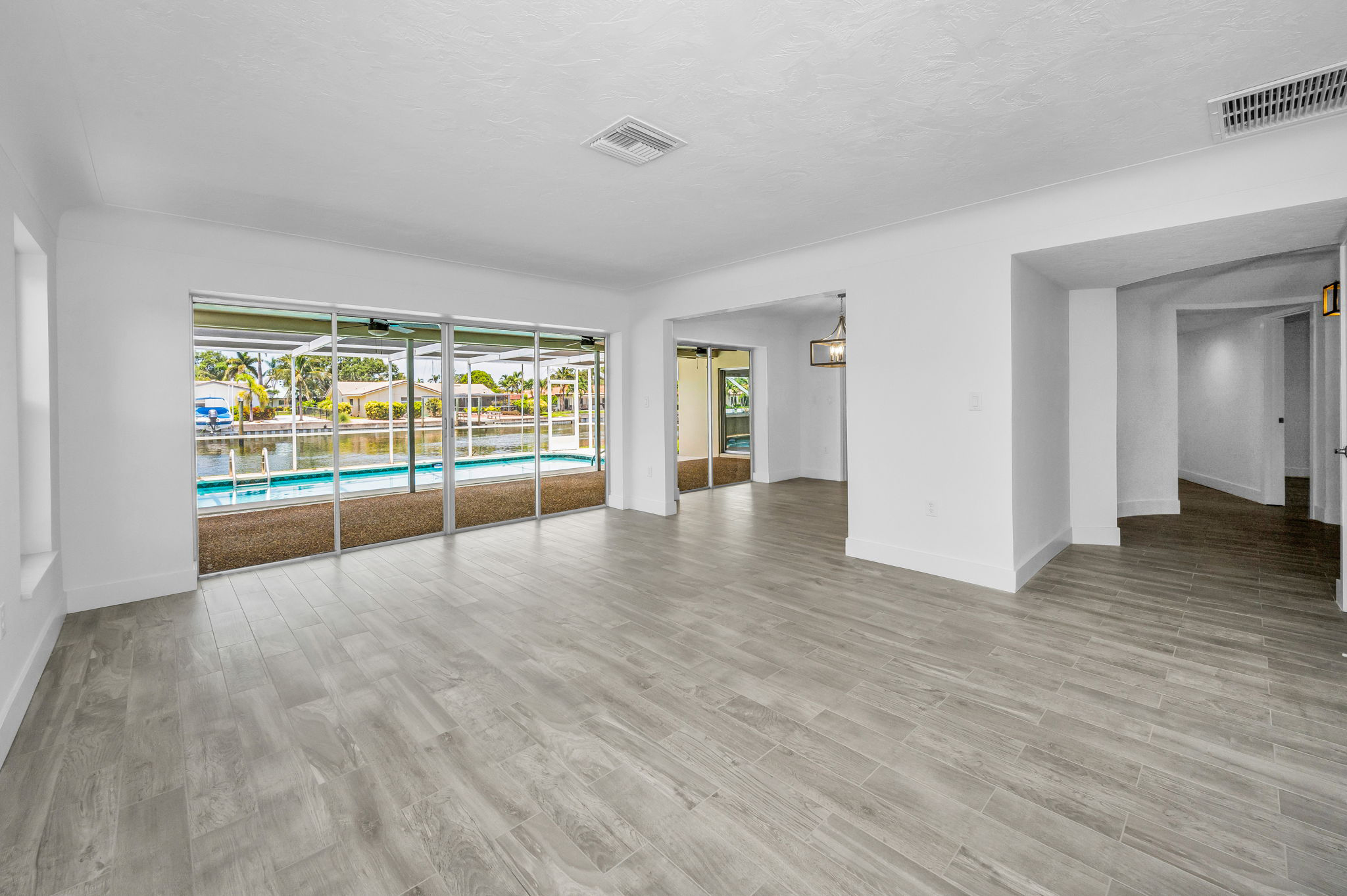 St Petersburg Beach, Florida, 33703, United States, 3 Bedrooms Bedrooms, ,2 BathroomsBathrooms,Residential,For Sale,1979522