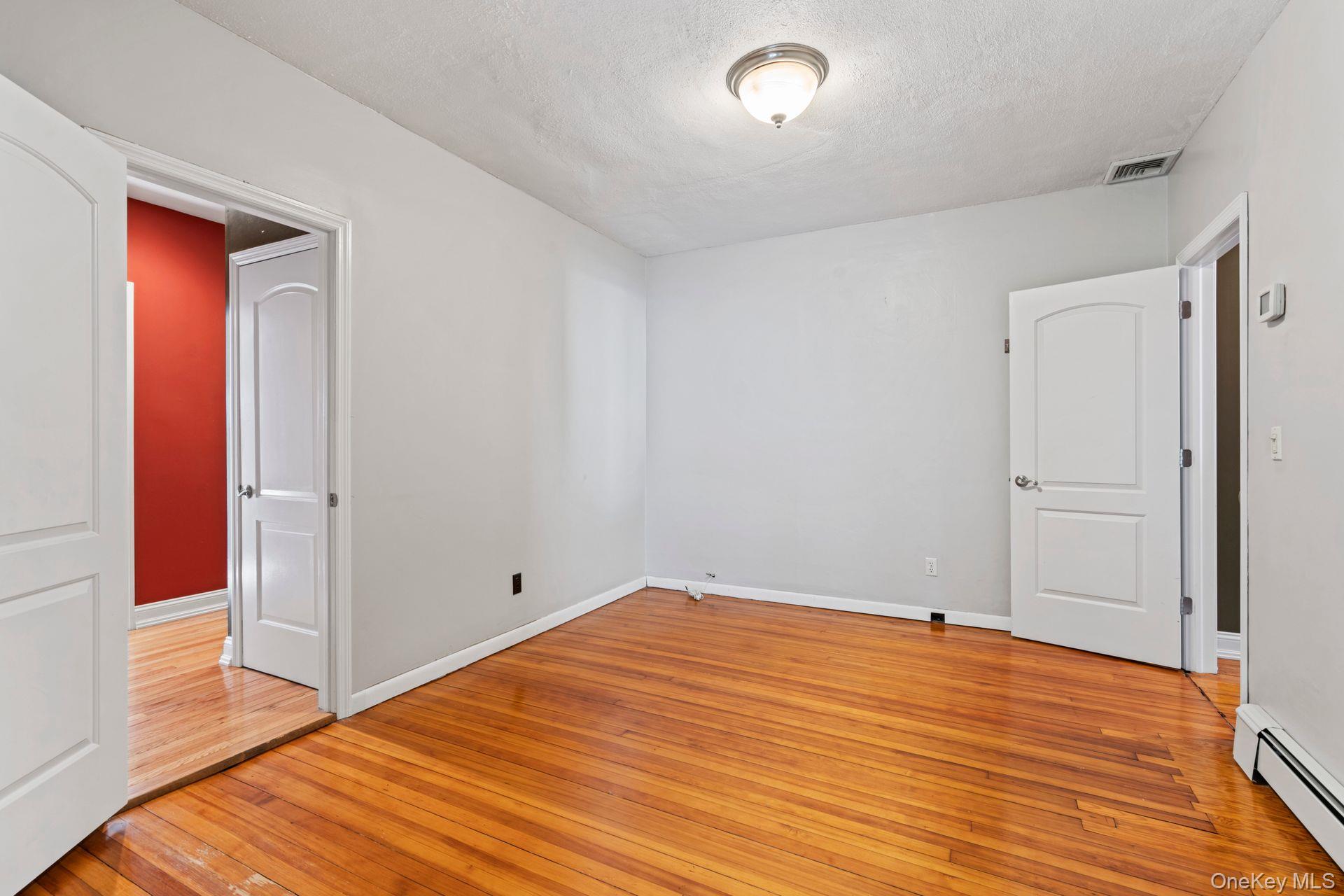 East Northport, New York, 11731, United States, 3 Bedrooms Bedrooms, ,2 BathroomsBathrooms,Residential,For Sale,1942269