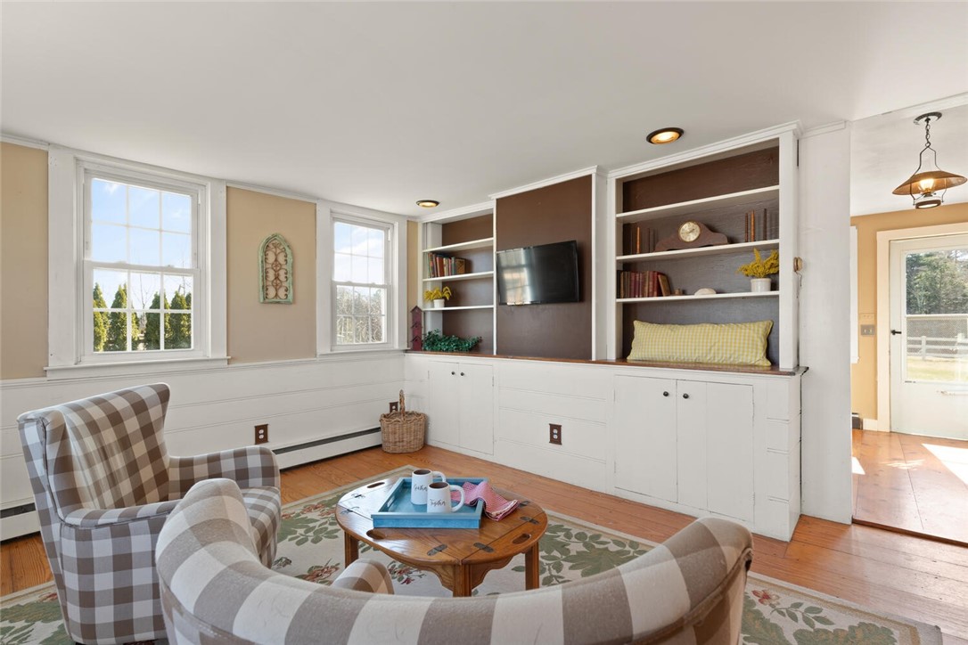 Scituate, Rhode Island, 02857, United States, 3 Bedrooms Bedrooms, ,2 BathroomsBathrooms,Residential,For Sale,1920020