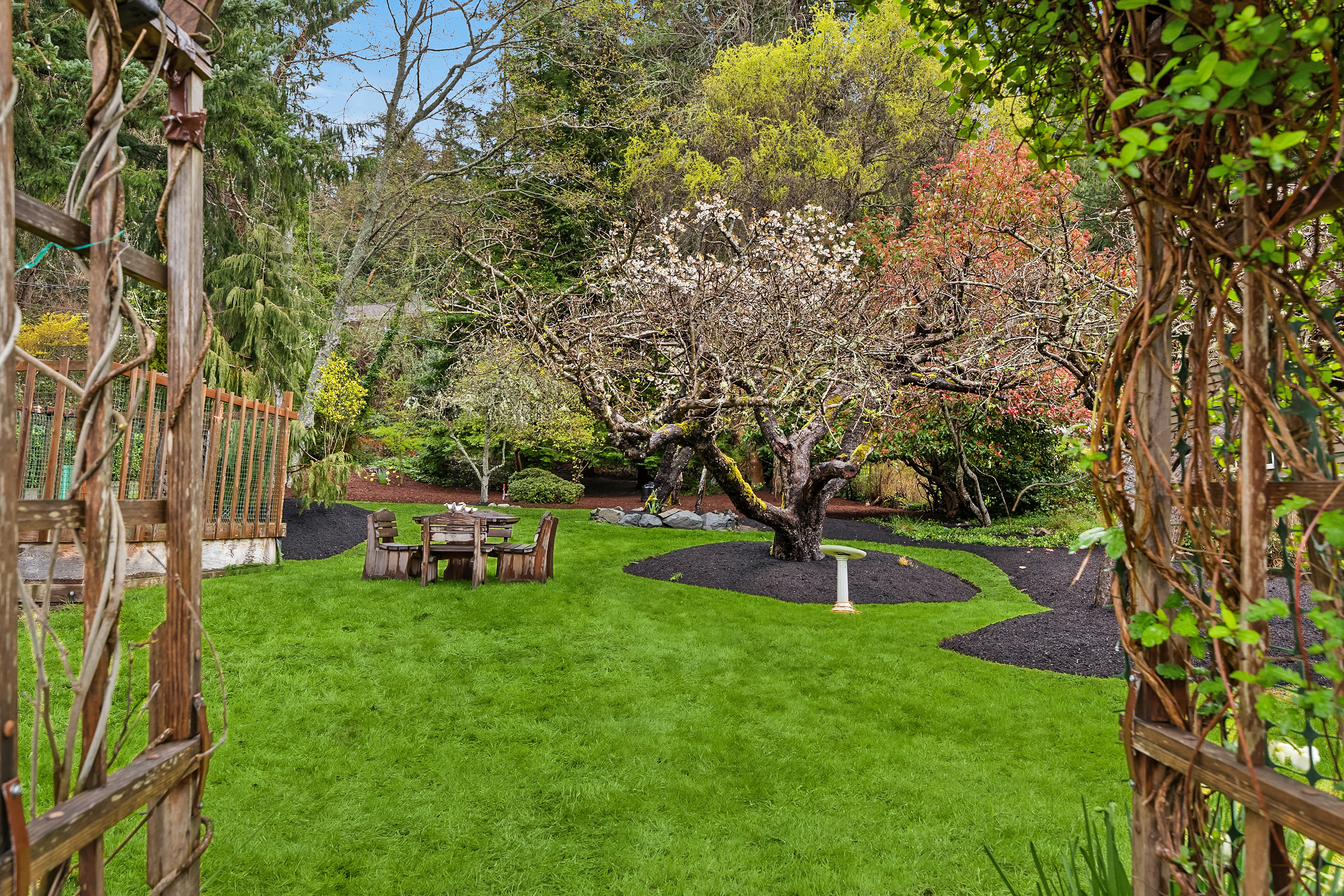  3450 Crystal Springs Dr NE, Bainbridge Island, WA 98110 - 物件實景