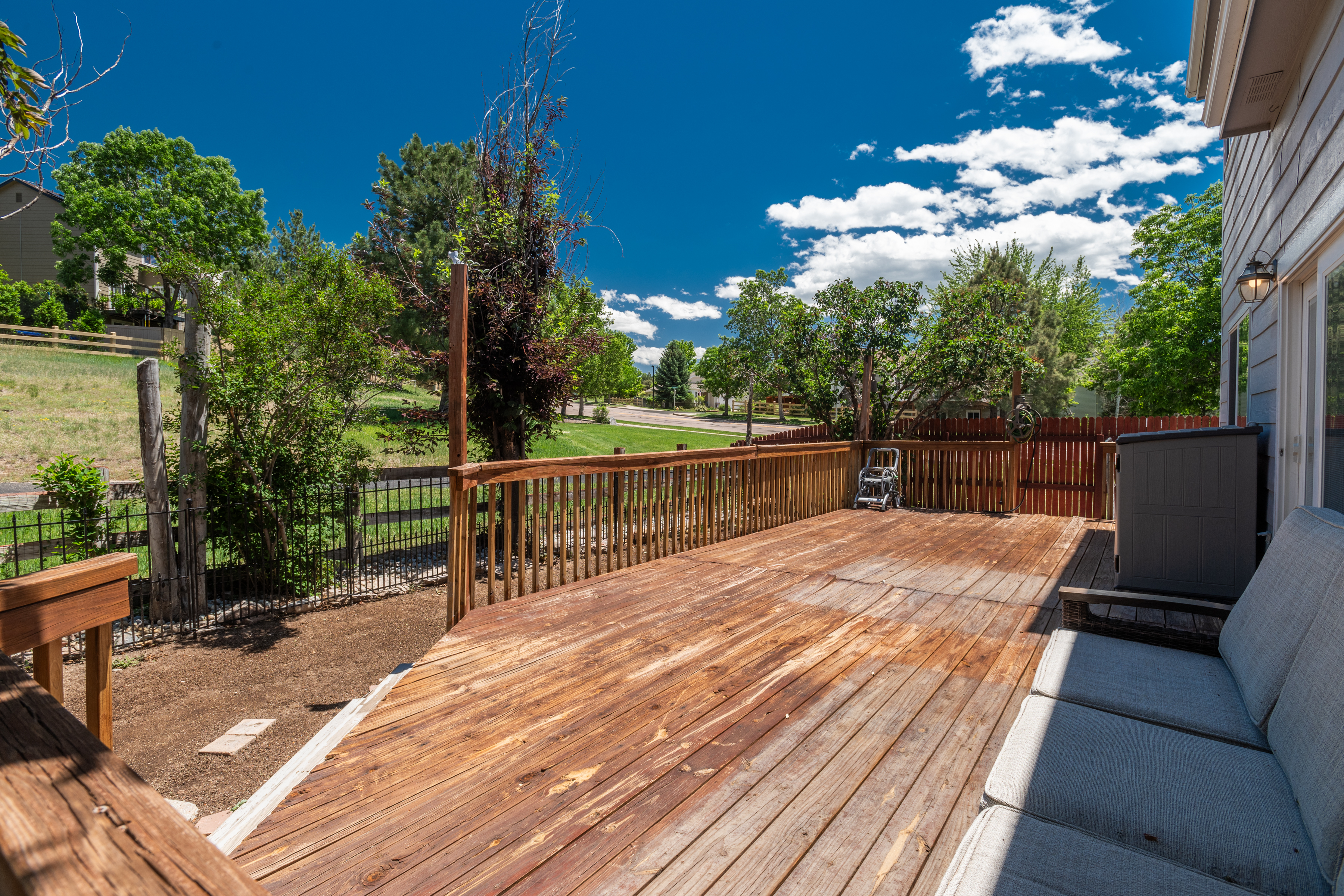  Situated on a Desirable Corner Lot in Hidden River - 物件實景
