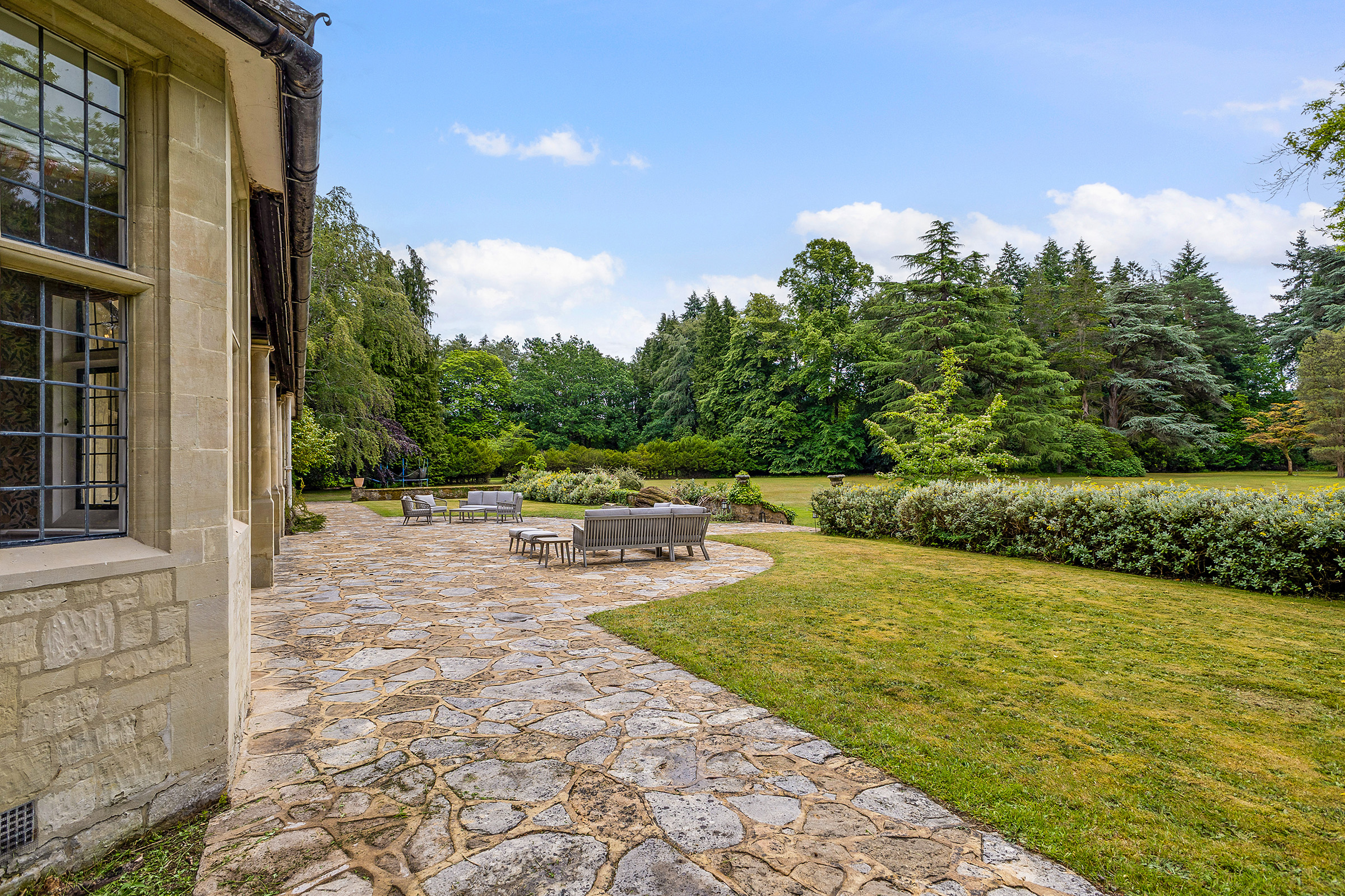  A Grand Manor House Set Within 11.5 Acres on the Edge of Sunningdale Heath7 - 物件實景